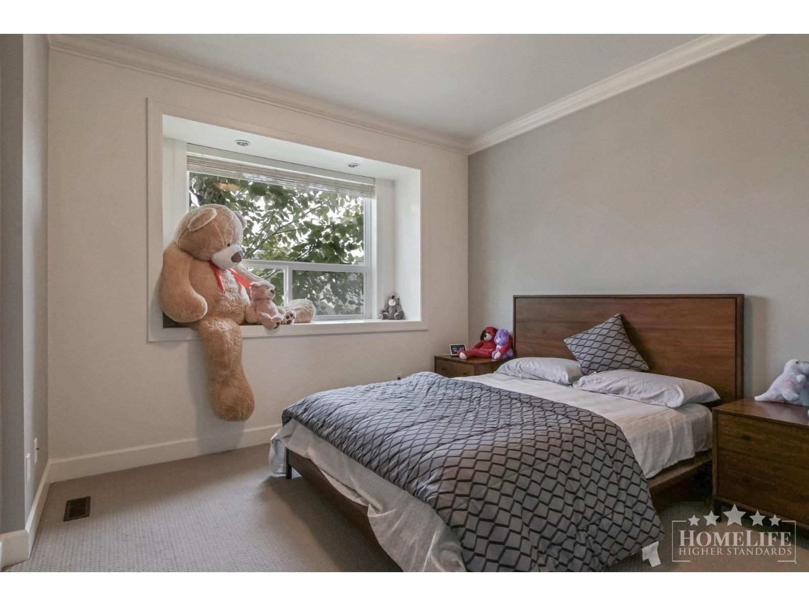 Upper House 16482 63 AVENUE, Surrey