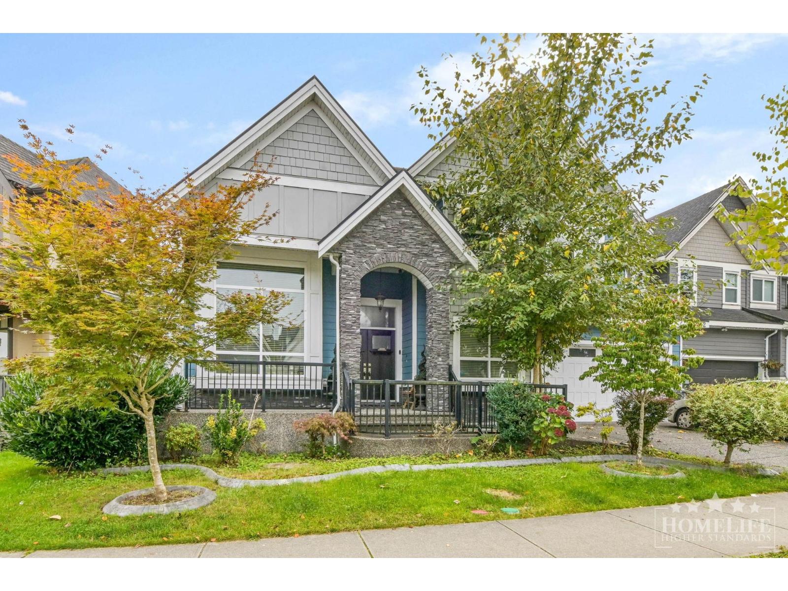 Upper House 16482 63 AVENUE, Surrey