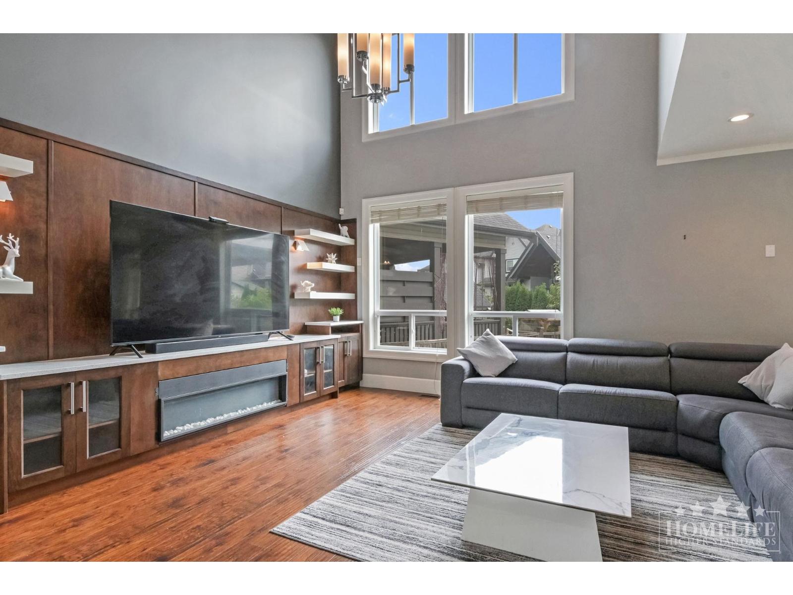Upper House 16482 63 AVENUE, Surrey