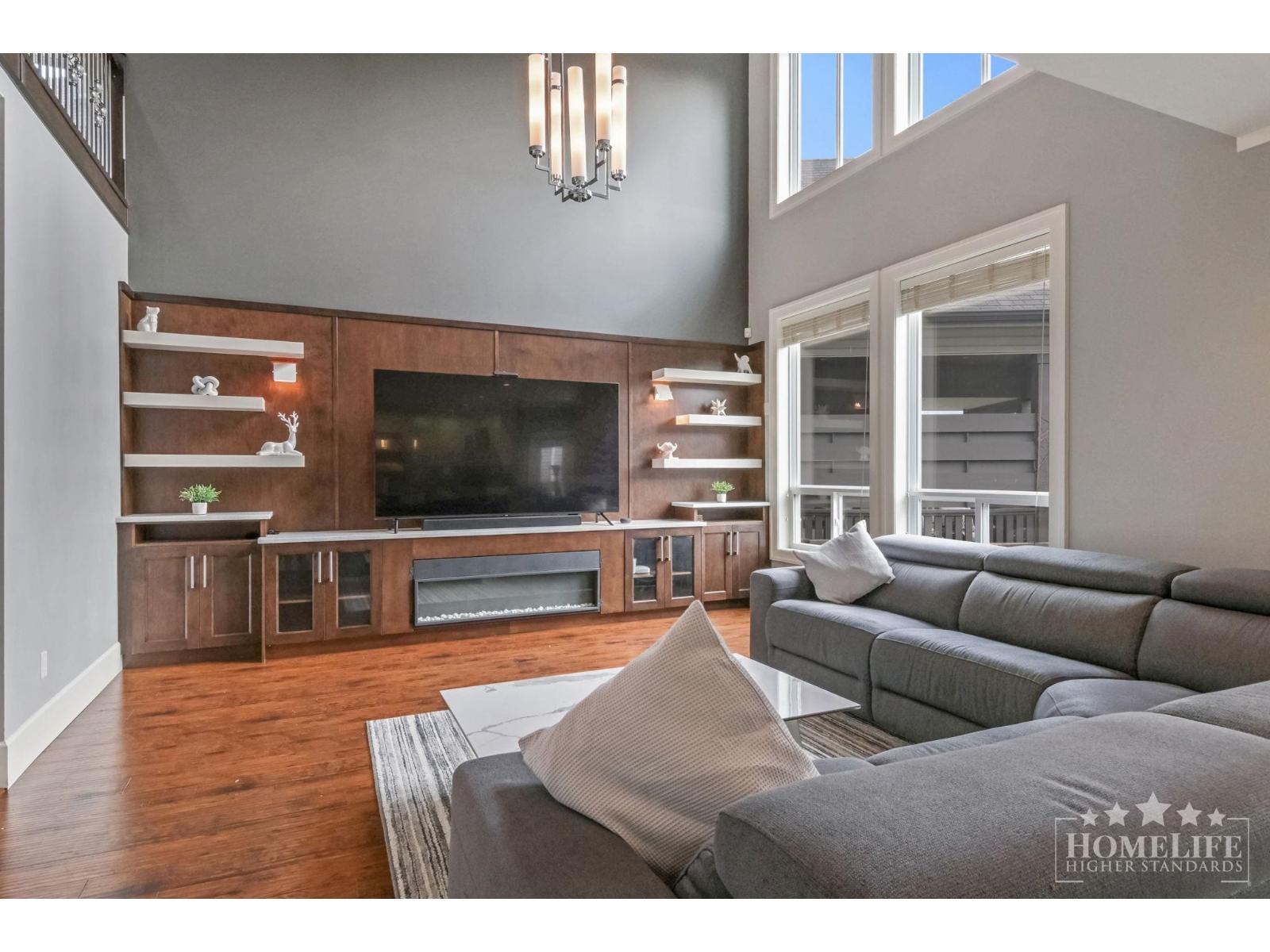 Upper House 16482 63 AVENUE, Surrey