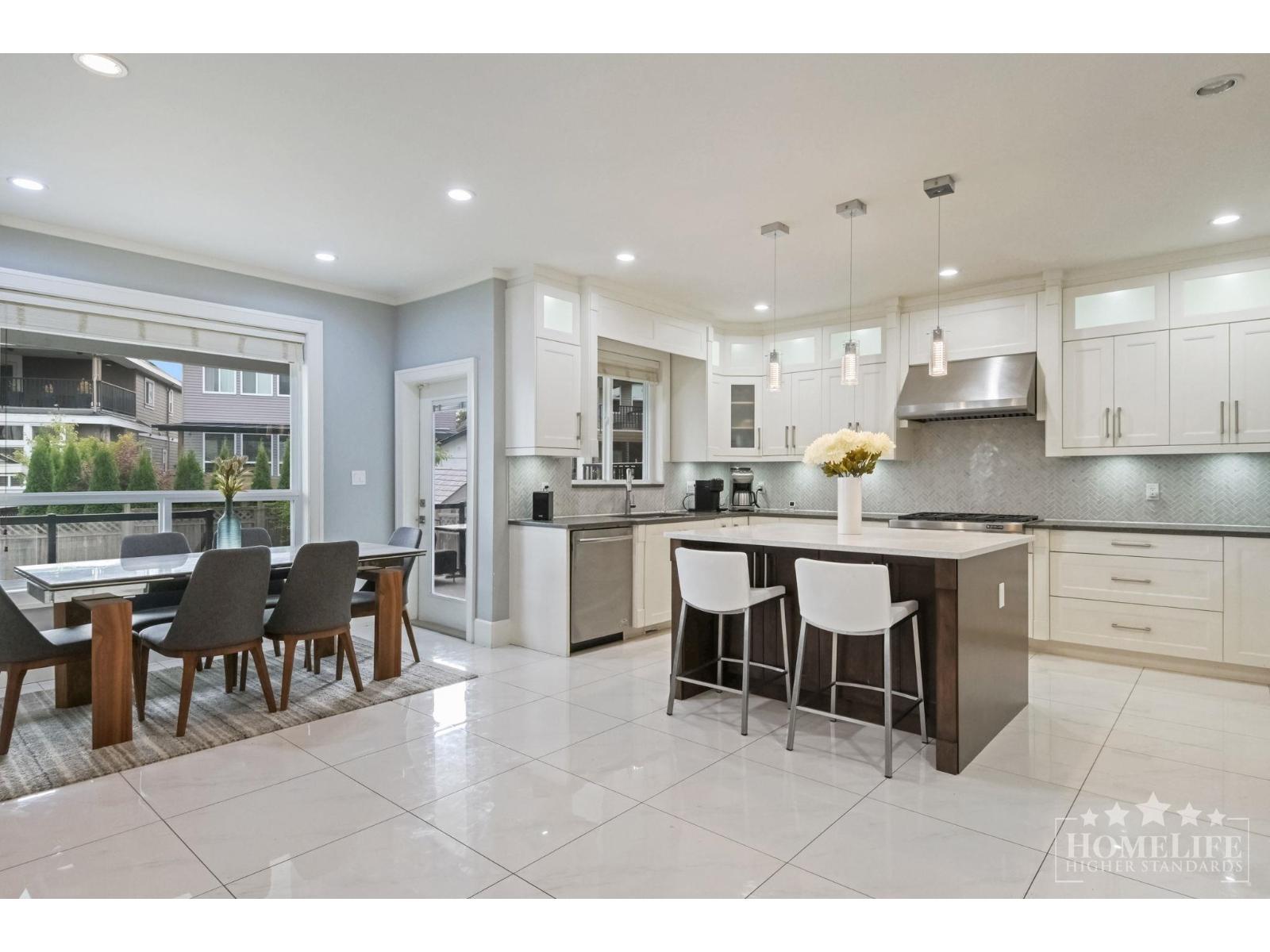 Upper House 16482 63 AVENUE, Surrey