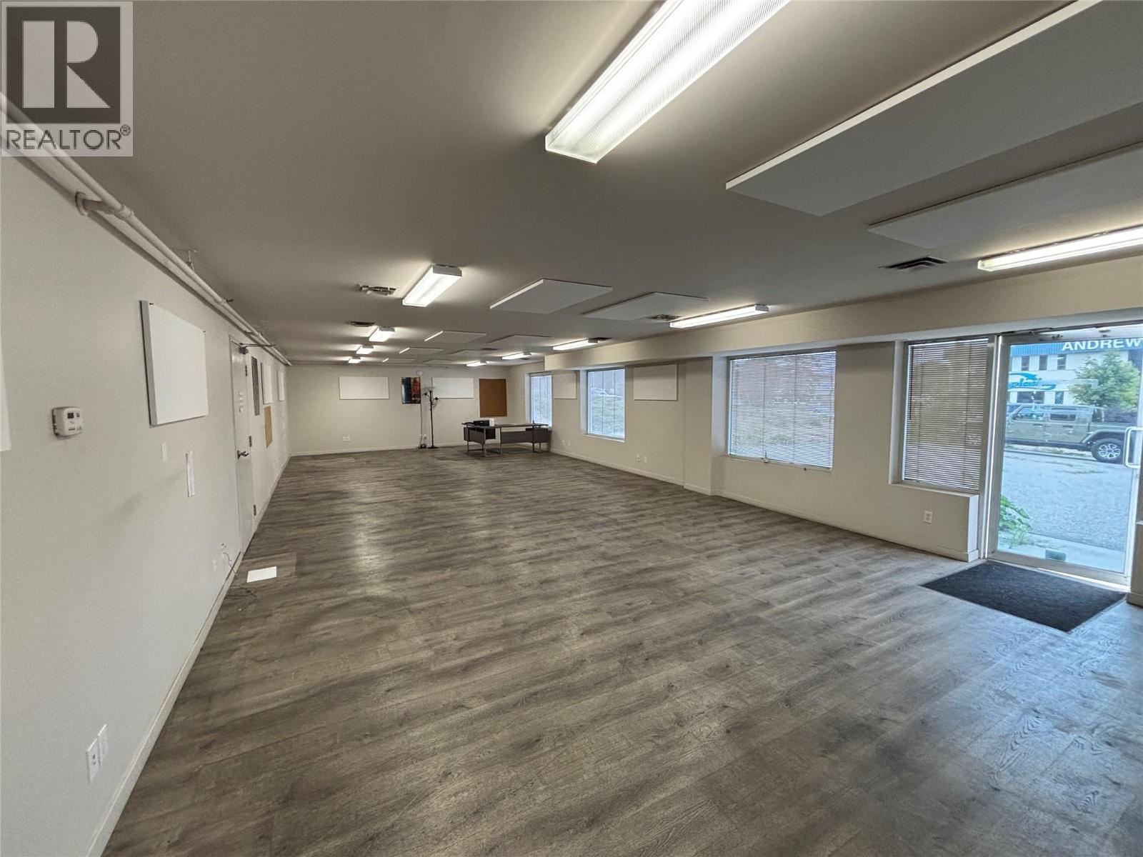 921 & 1021 Waddington Drive, Vernon