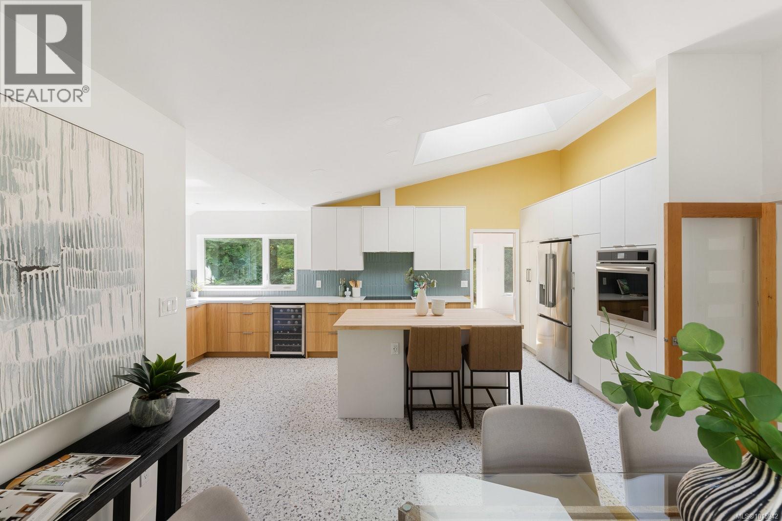  2693 MacDonald Drive East, Saanich