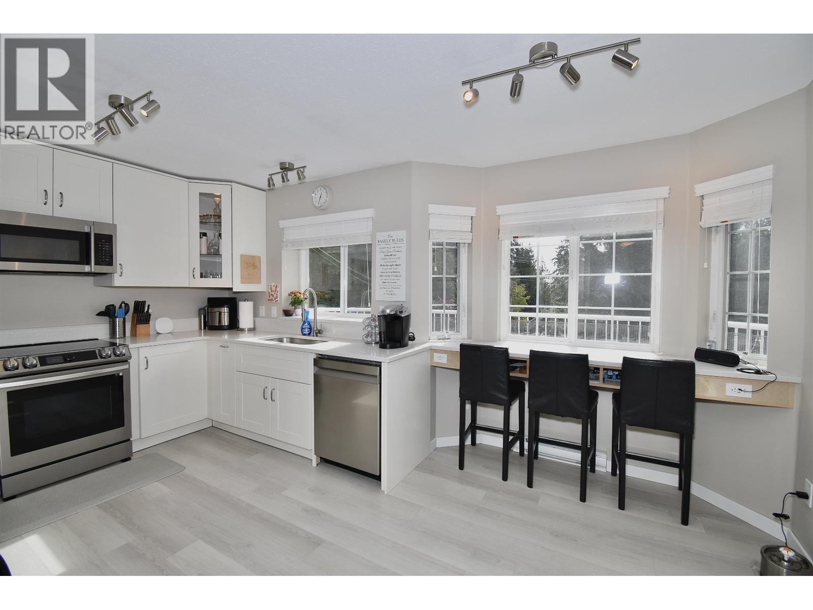 8086 DOGWOOD DRIVE, Halfmoon Bay
