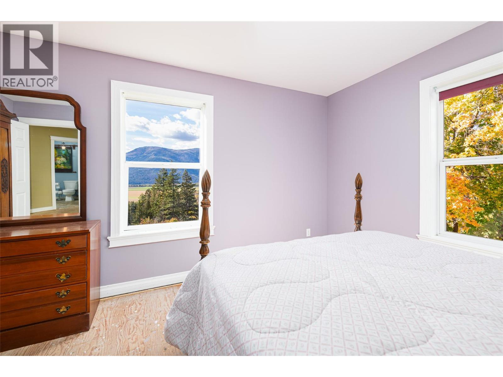 5662 3A Highway, Wynndel