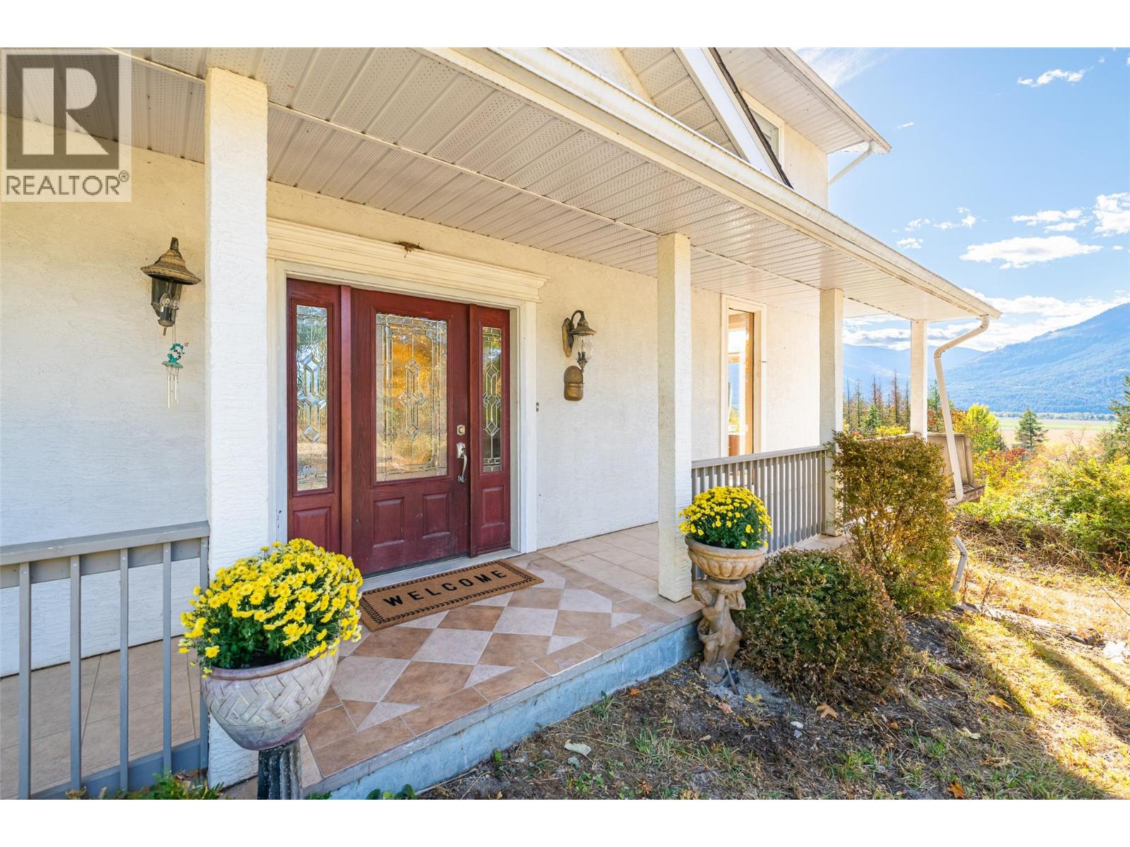 5662 3A Highway, Wynndel