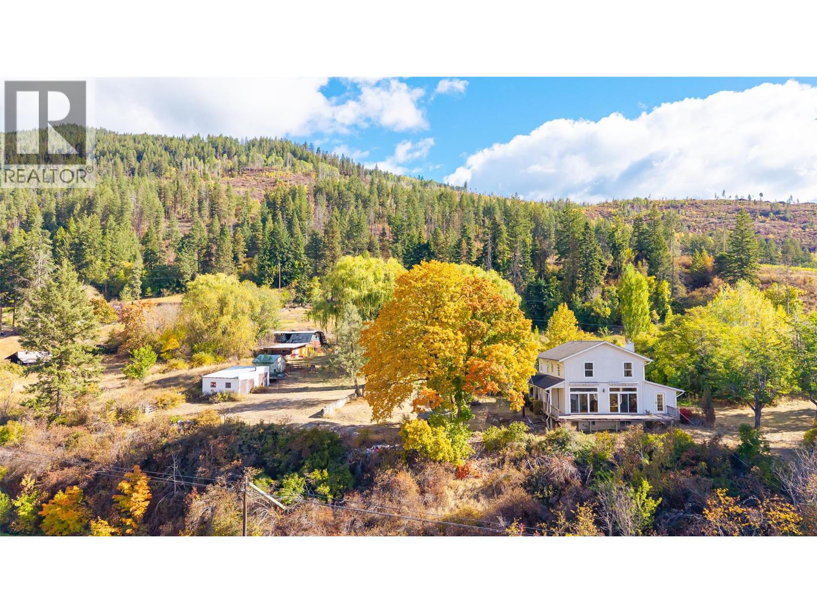 5662 3A Highway, Wynndel