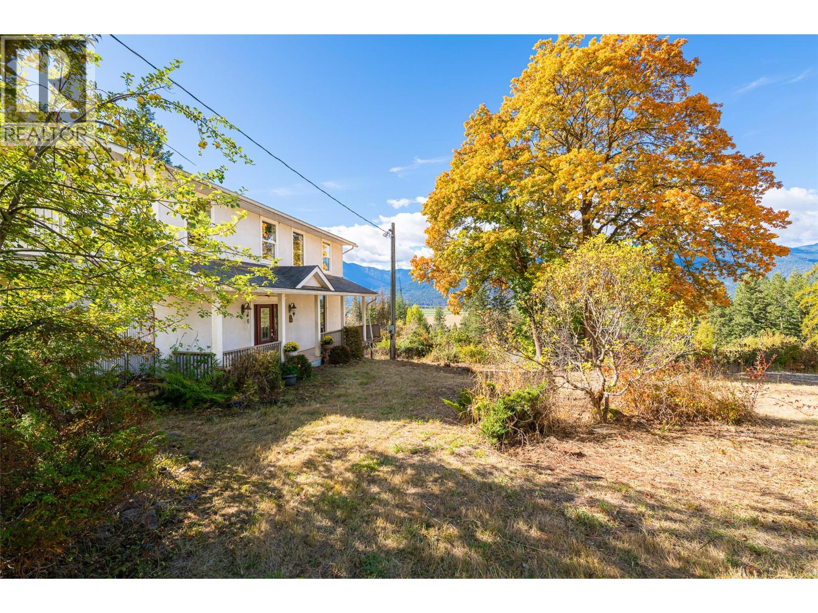 5662 3A Highway, Wynndel