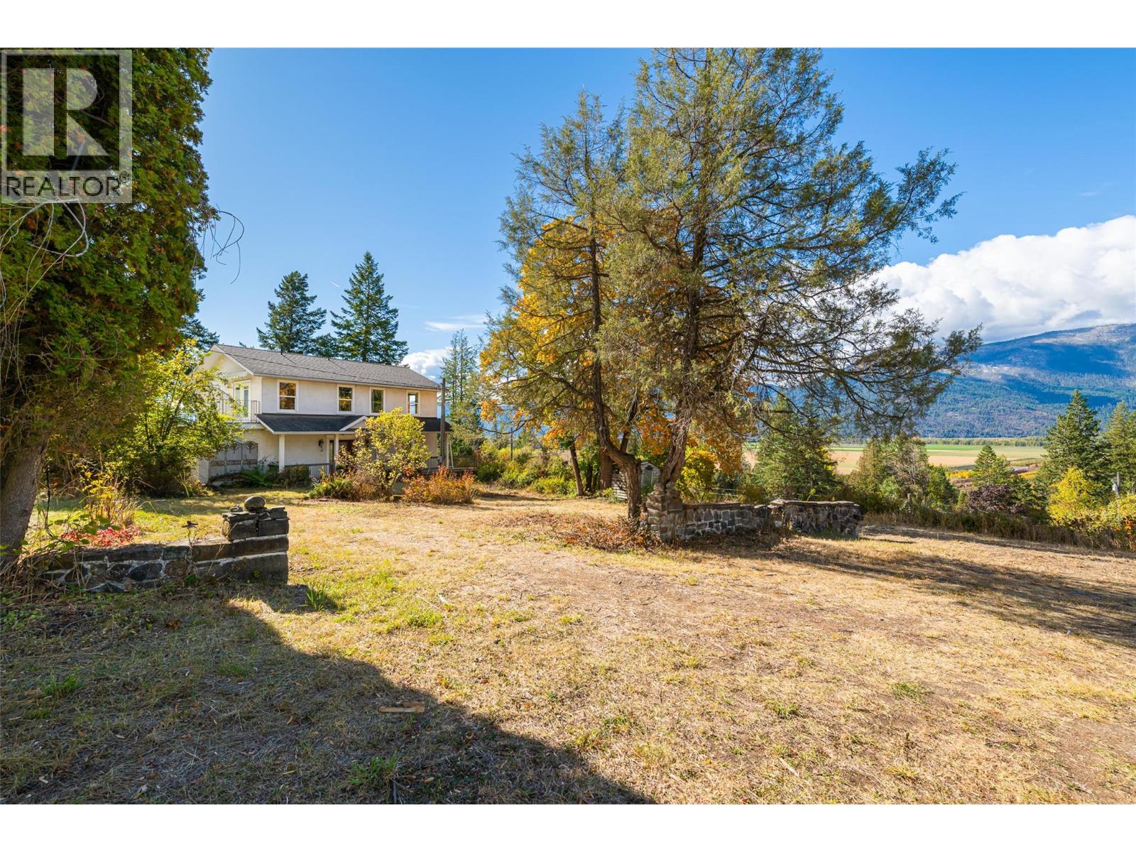 5662 3A Highway, Wynndel