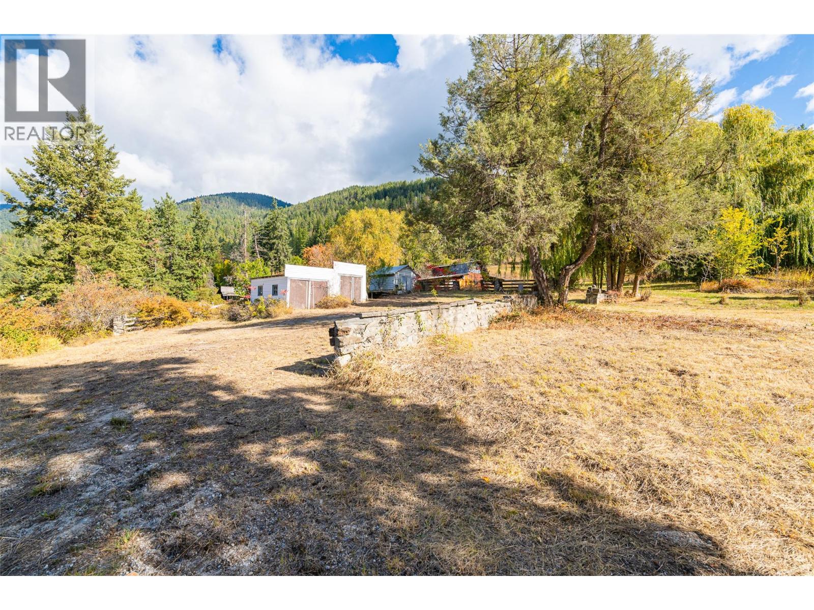 5662 3A Highway, Wynndel