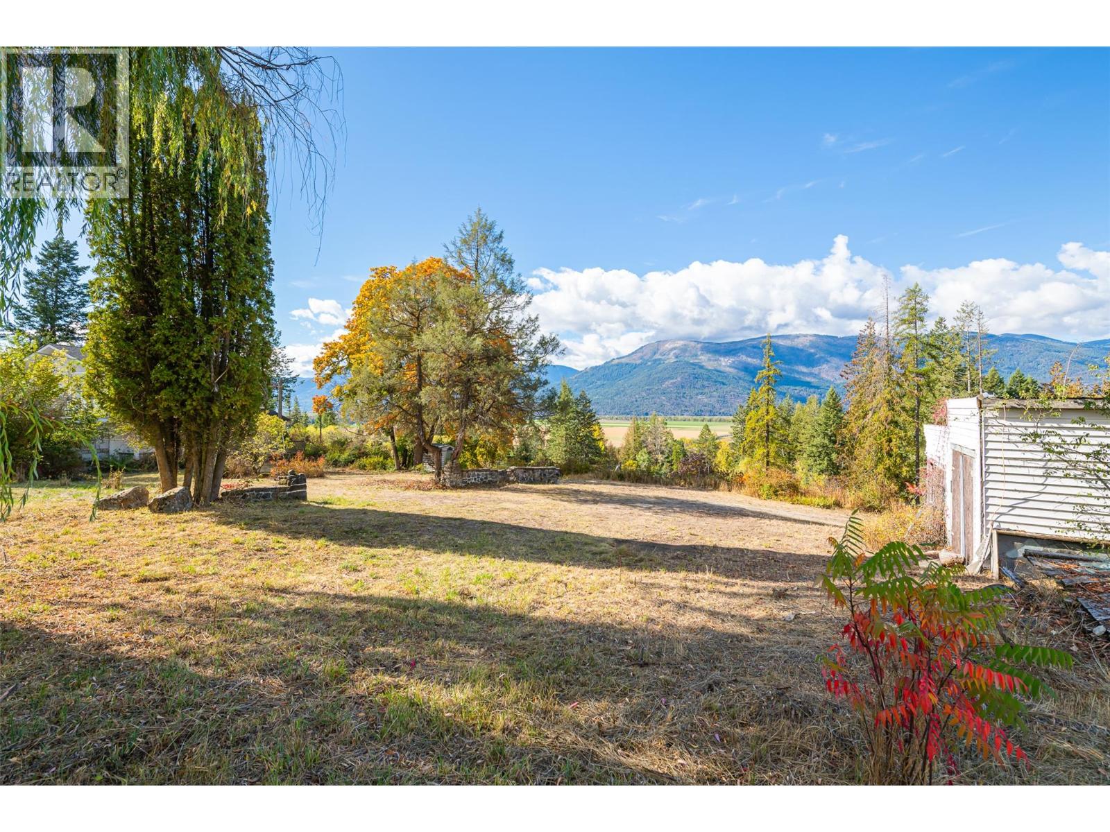 5662 3A Highway, Wynndel