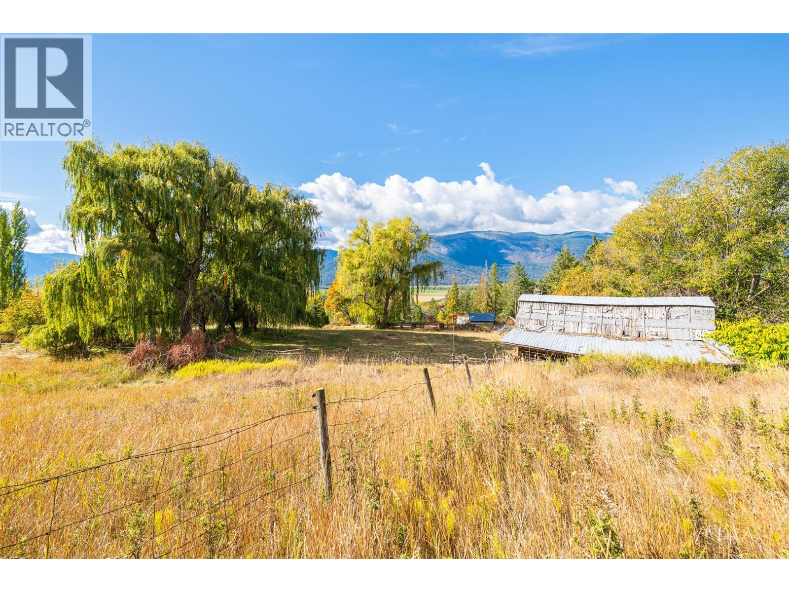 5662 3A Highway, Wynndel