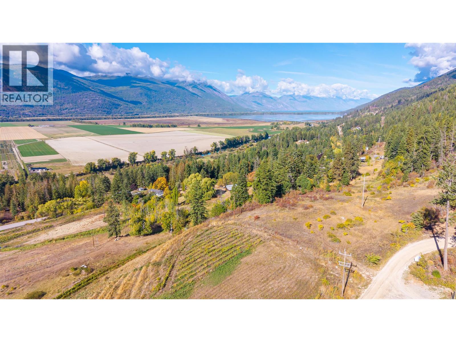 5662 3A Highway, Wynndel