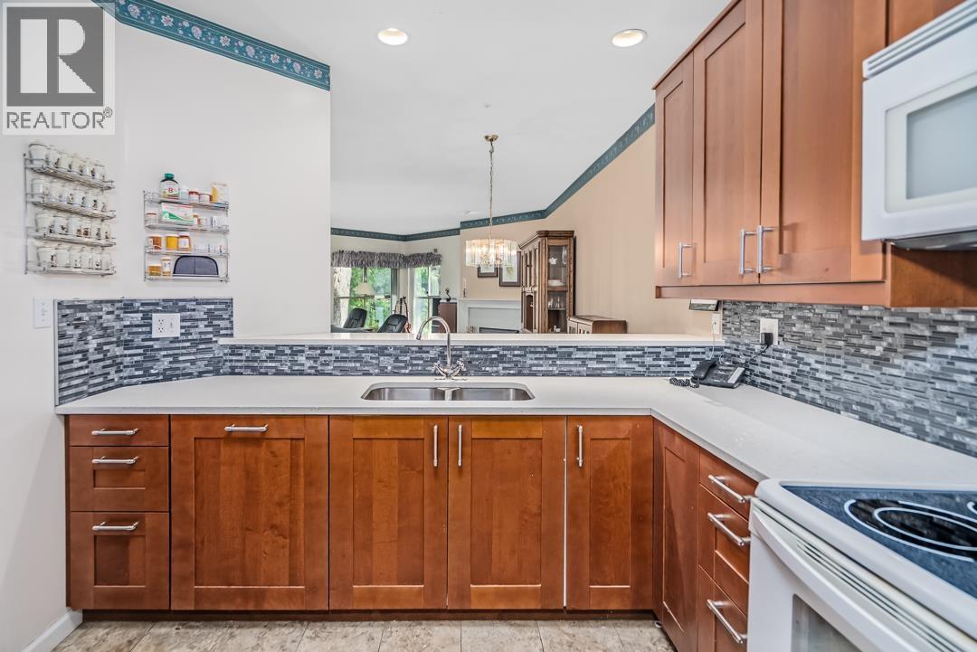 #108-4753 RIVER Road West, Delta