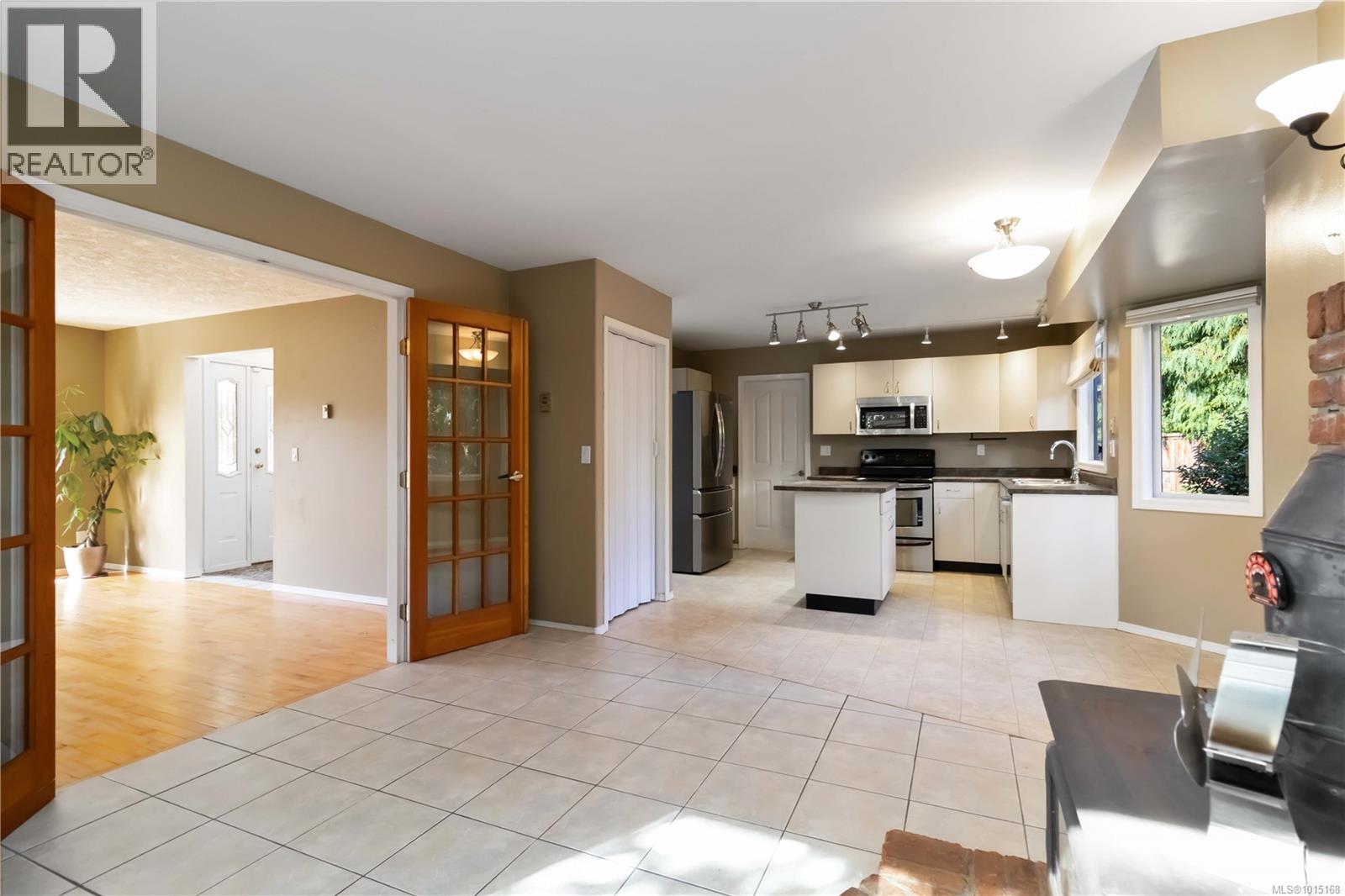  2141 Henlyn Drive, Sooke