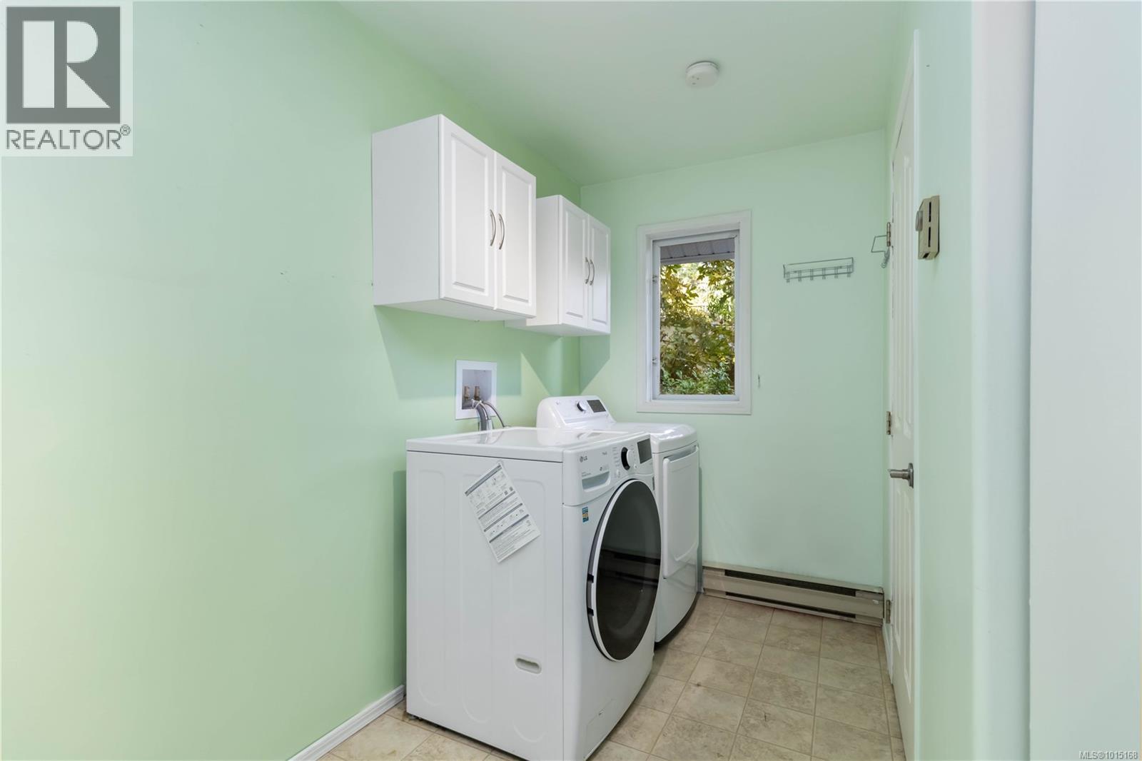  2141 Henlyn Drive, Sooke