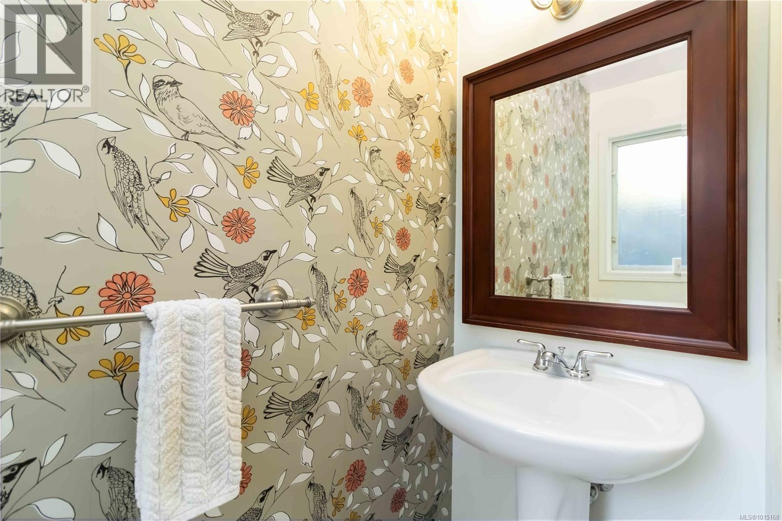  2141 Henlyn Drive, Sooke