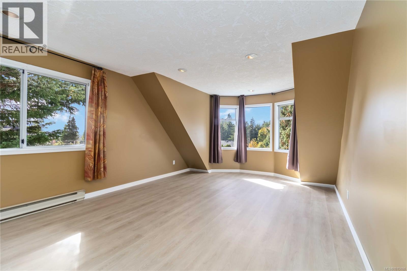  2141 Henlyn Drive, Sooke
