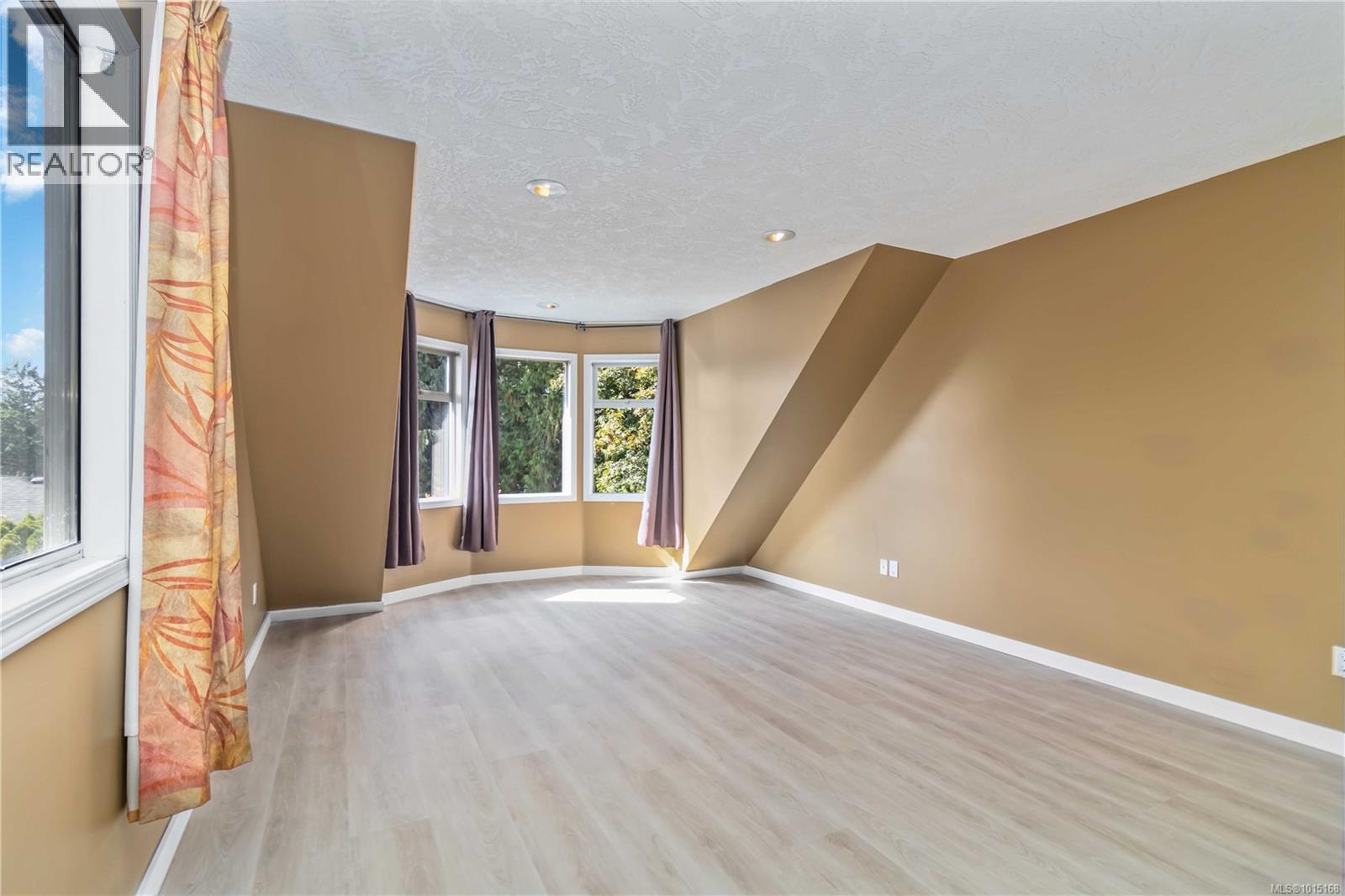  2141 Henlyn Drive, Sooke