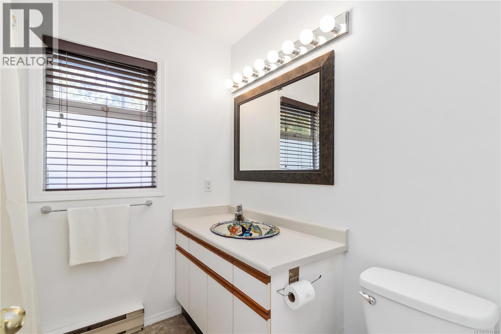  2141 Henlyn Drive, Sooke