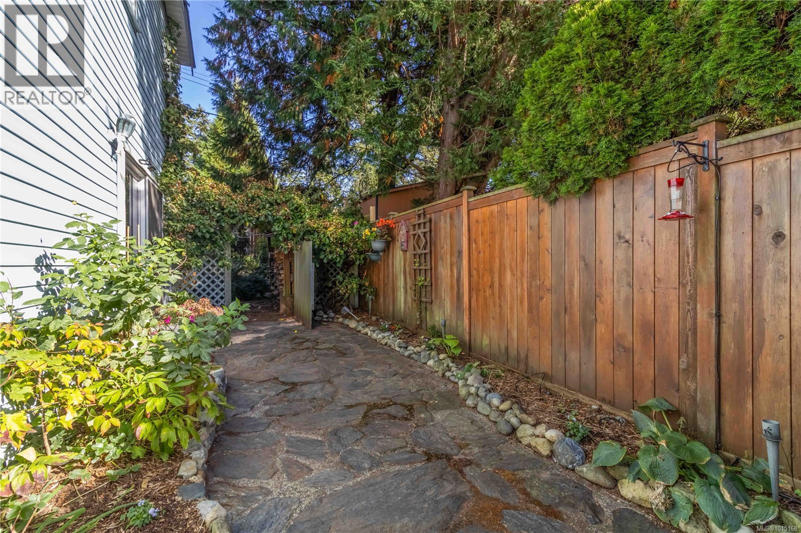  2141 Henlyn Drive, Sooke