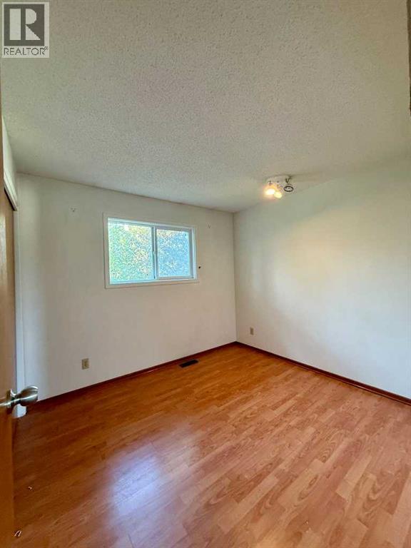 Single Family House for Sale in  Bradbury Drive SW Braeside Calgary 