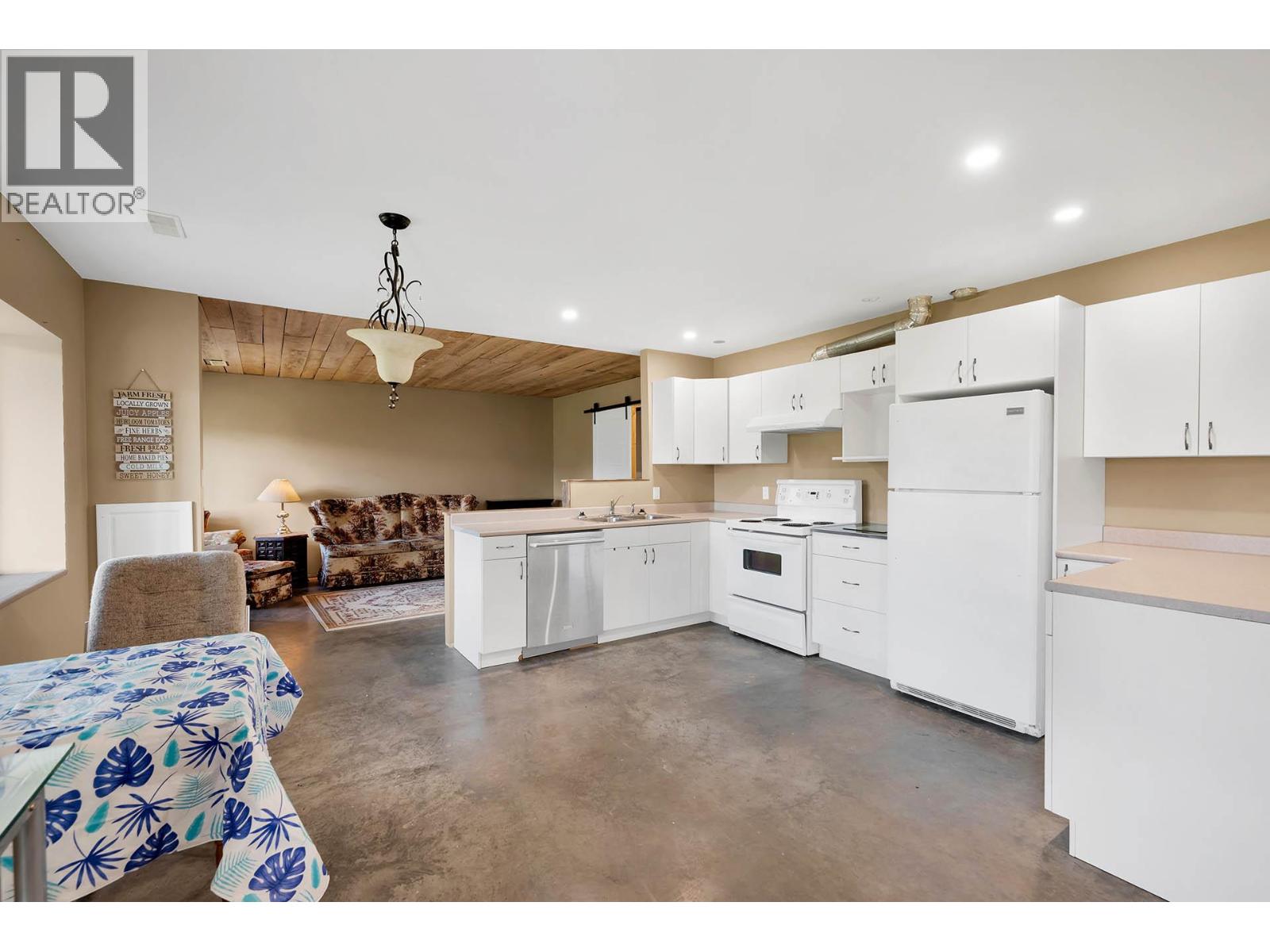 1585 LANCE Road, Kamloops