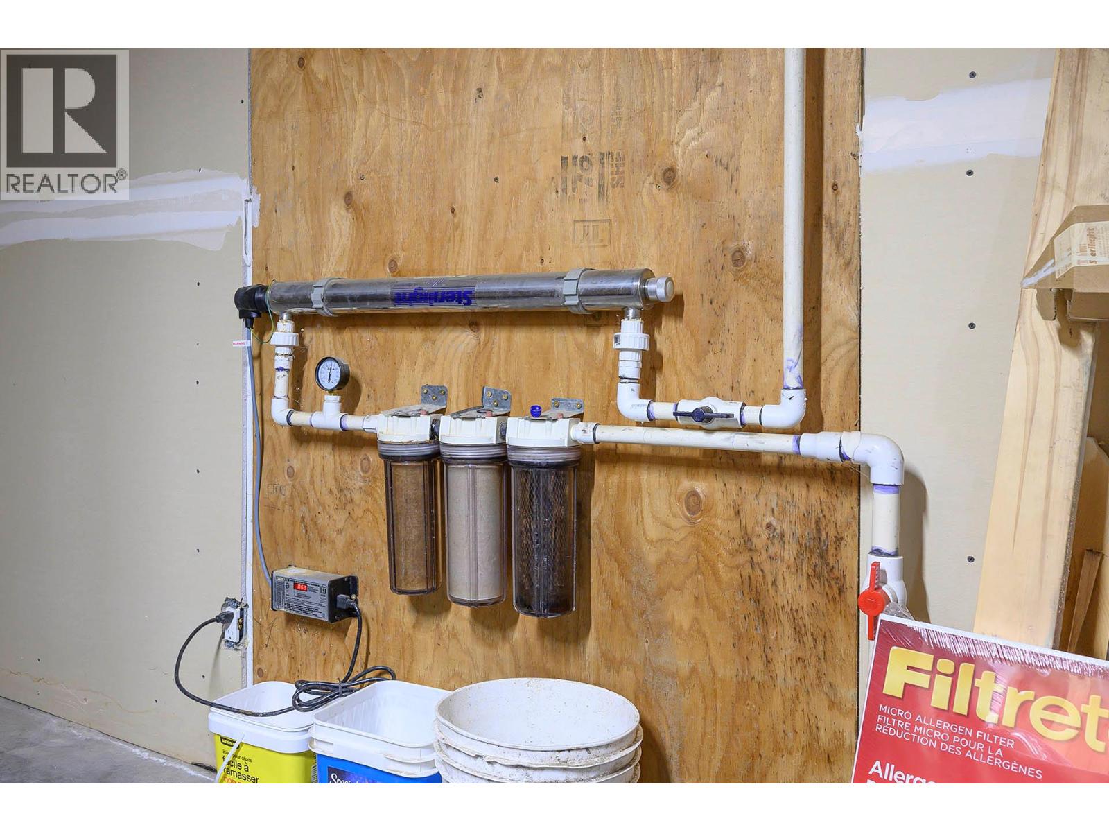 1585 LANCE Road, Kamloops