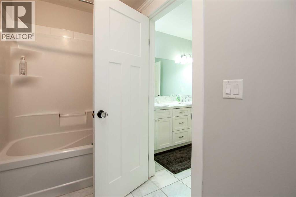 6 Grove Close, Red Deer