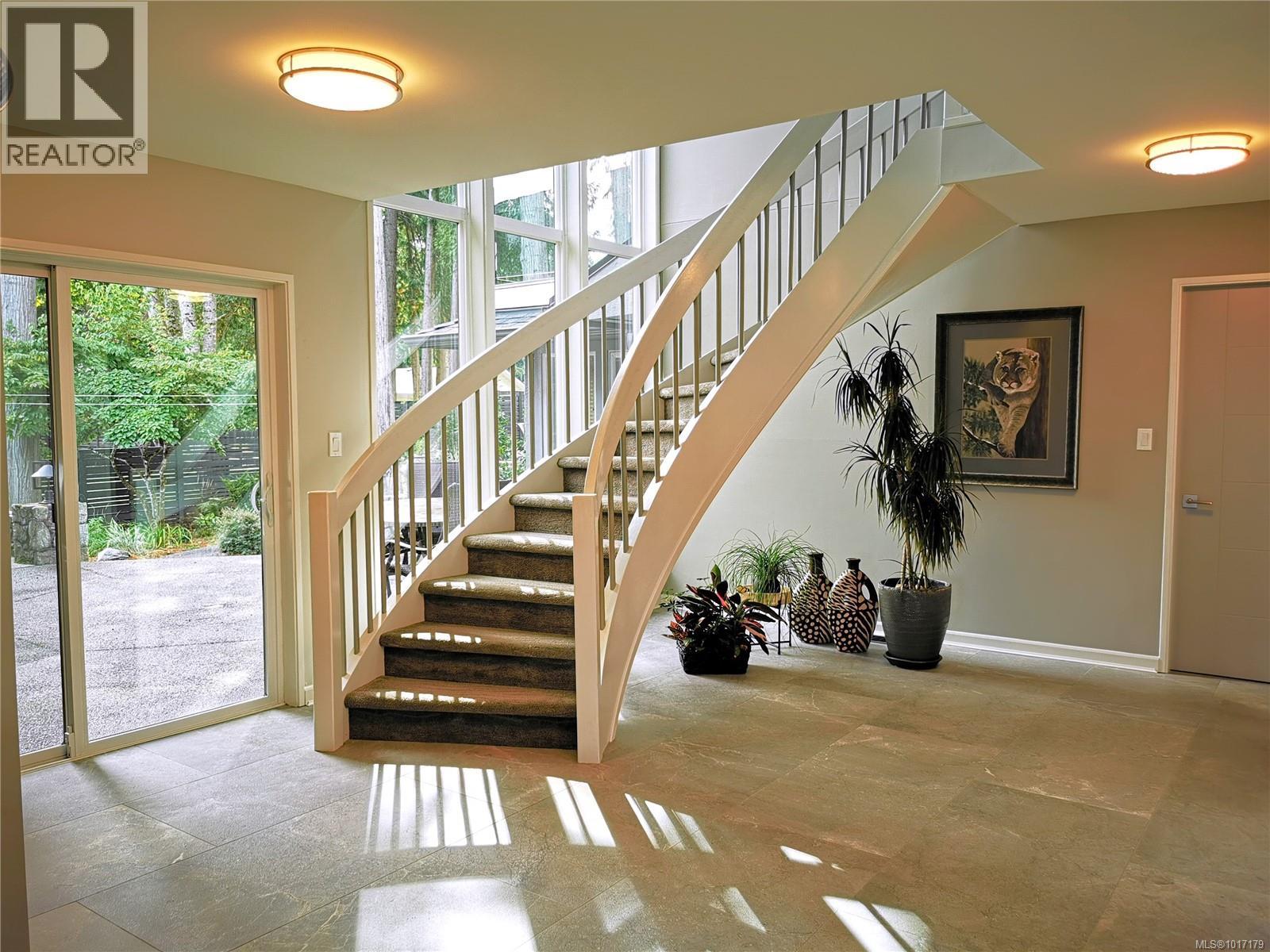 1723 Mayneview Terr, North Saanich