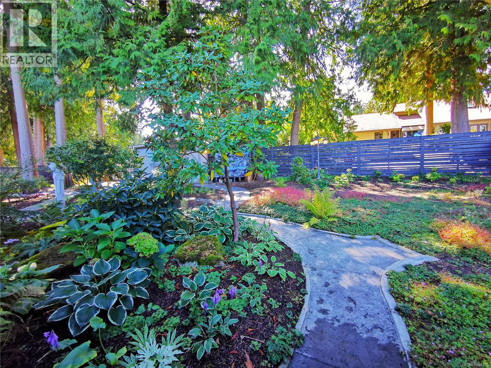 1723 Mayneview Terr, North Saanich