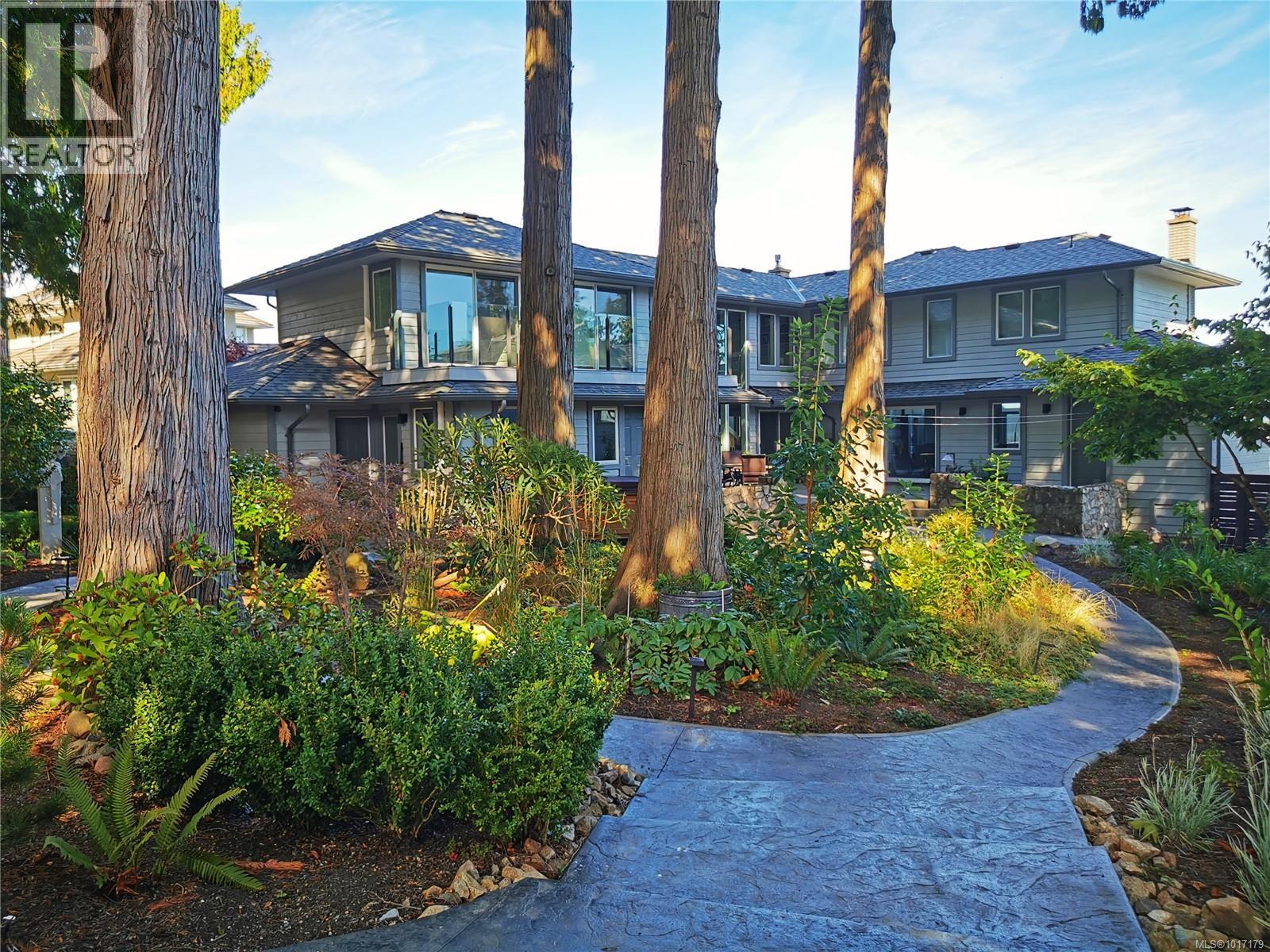 1723 Mayneview Terr, North Saanich