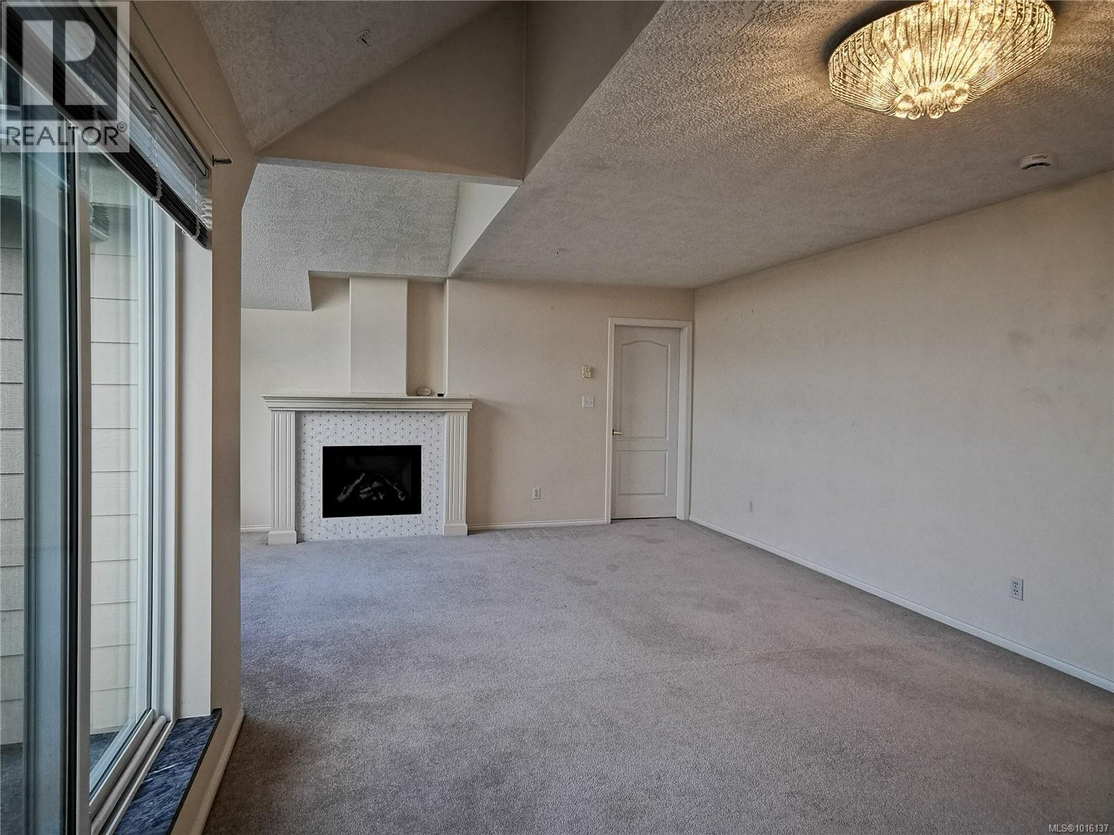 403 2250 James White Blvd, Sidney