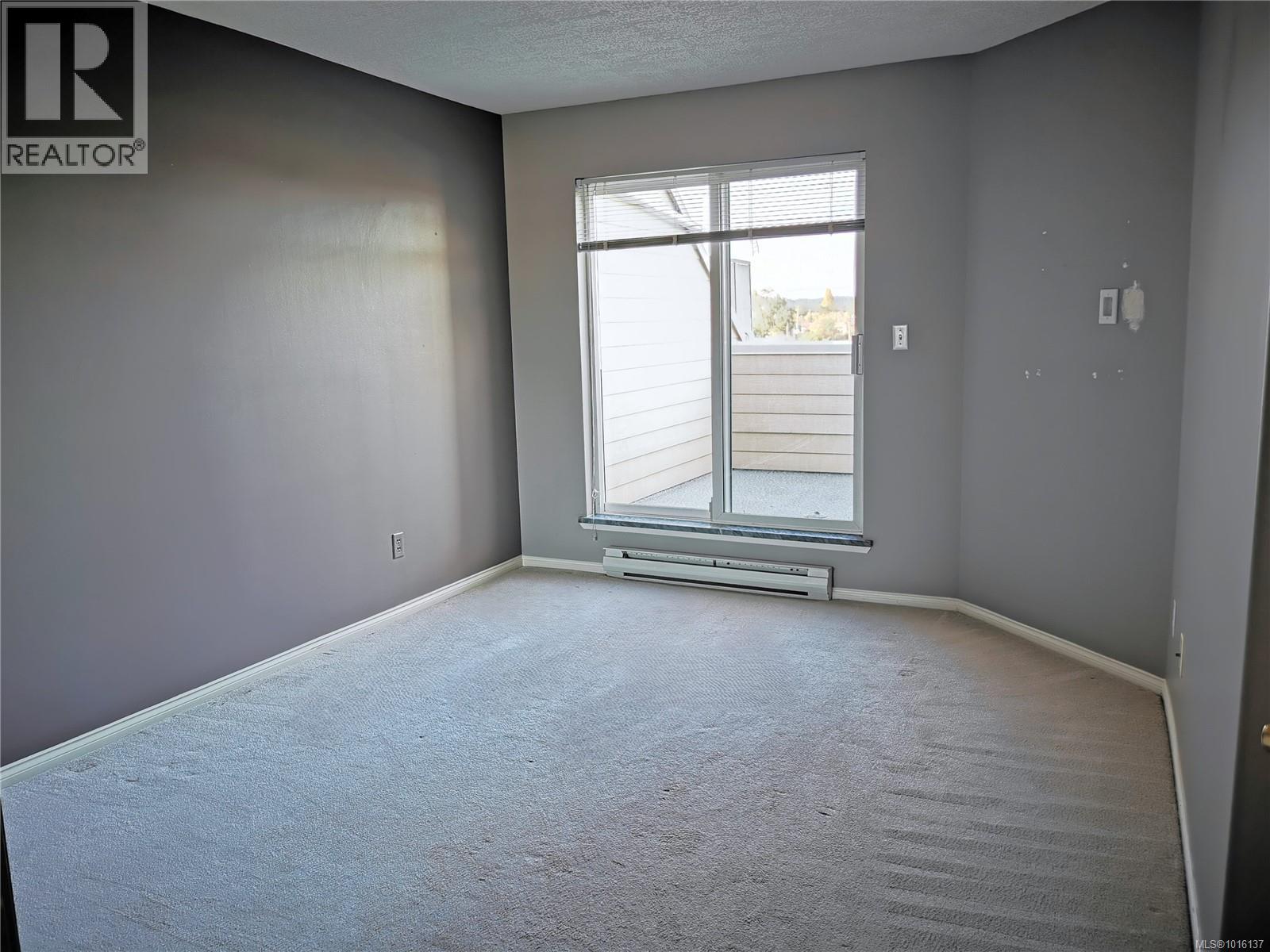 403 2250 James White Blvd, Sidney