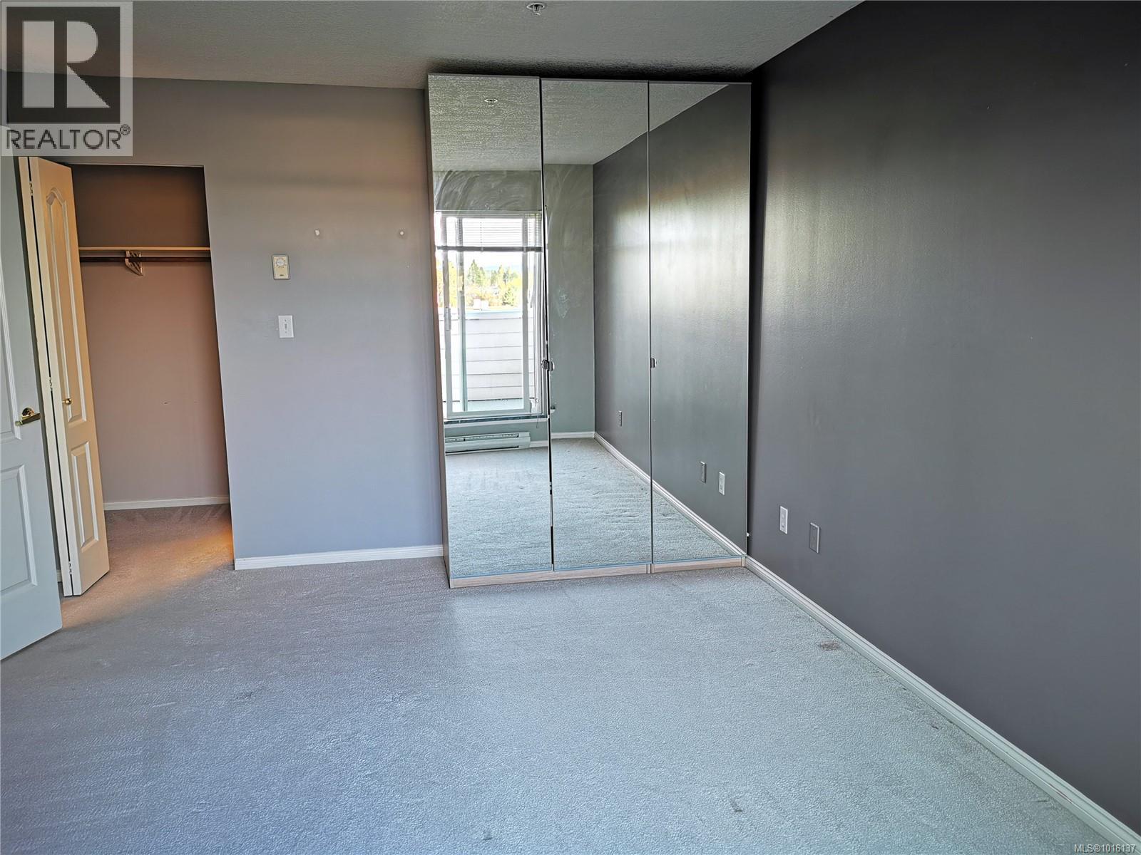 403 2250 James White Blvd, Sidney