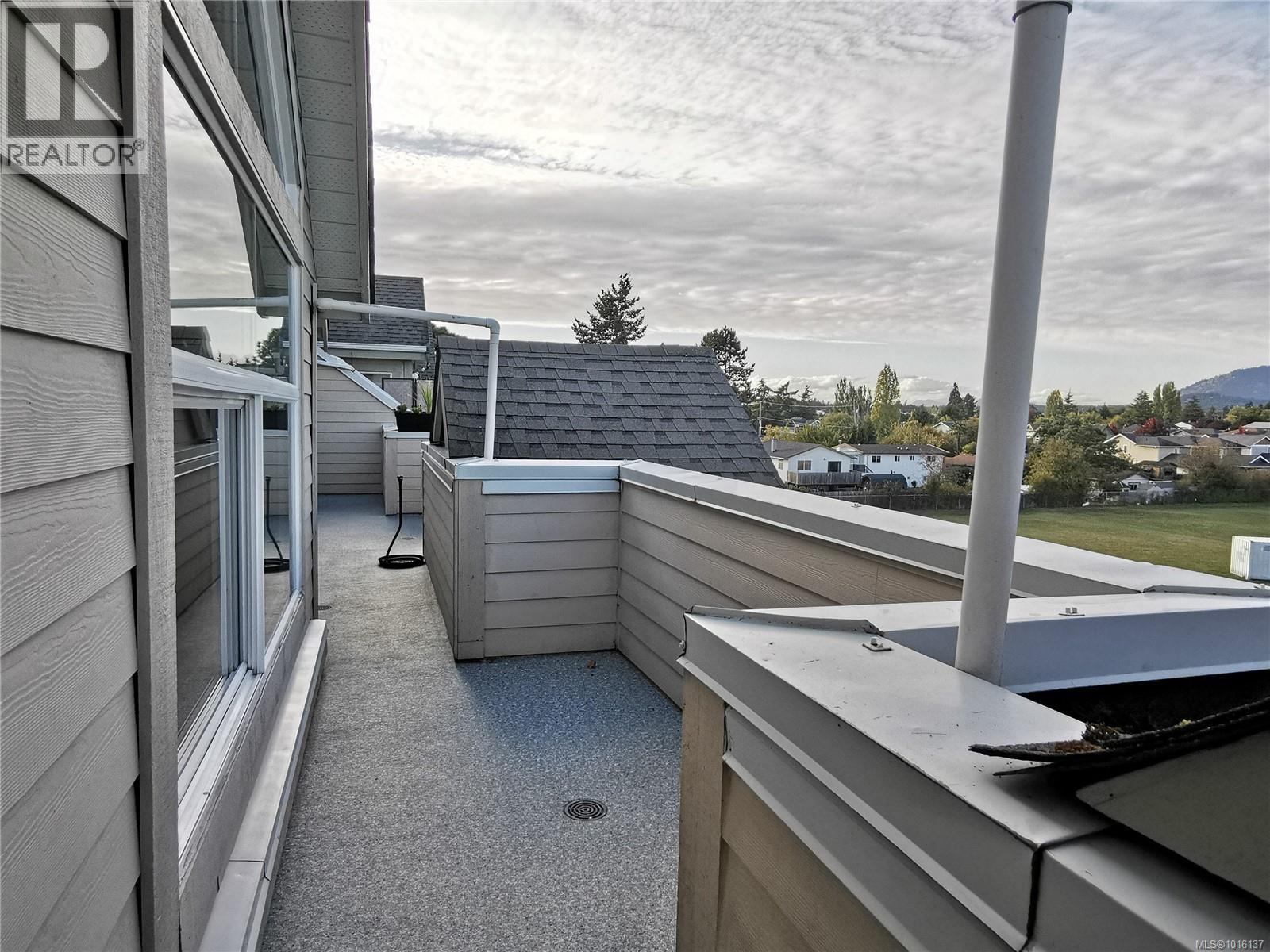 403 2250 James White Blvd, Sidney