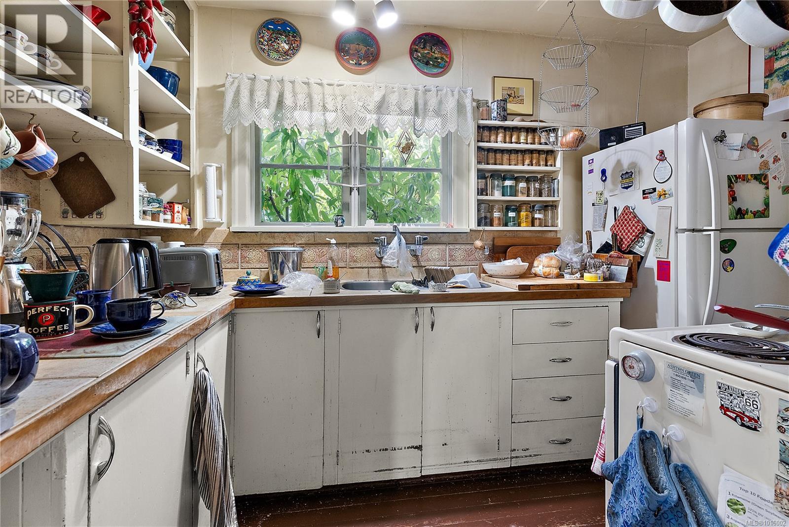  1720 Swartz Bay Road, North Saanich
