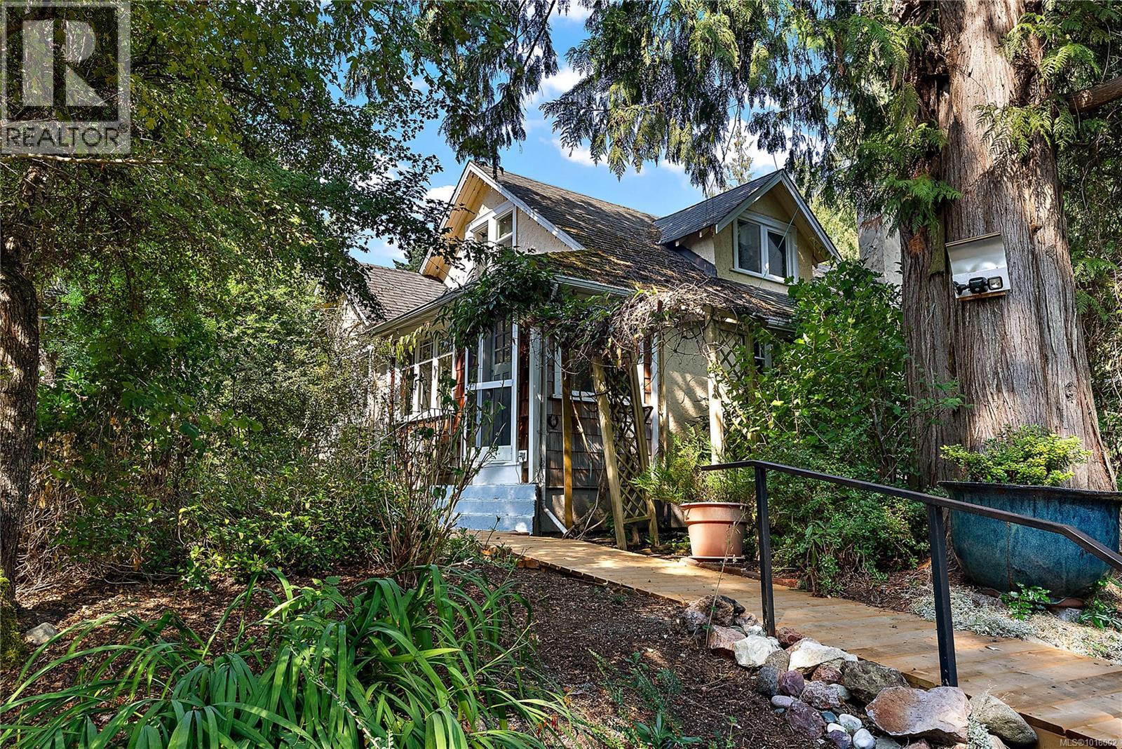  1720 Swartz Bay Road, North Saanich