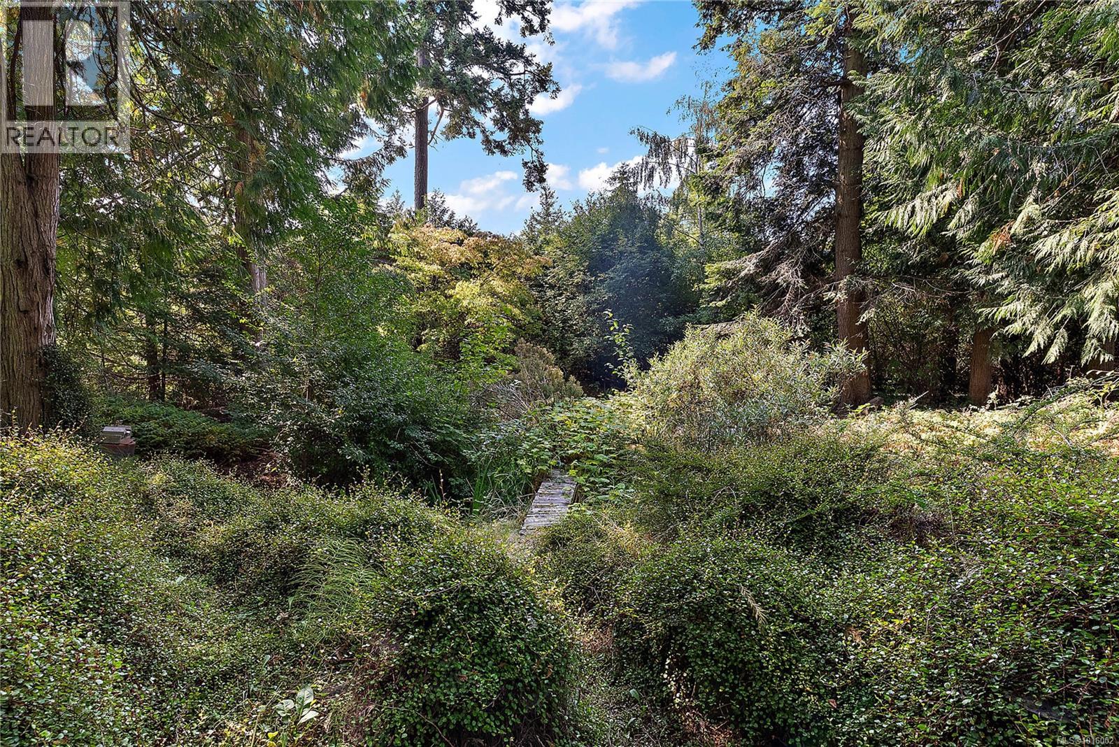  1720 Swartz Bay Road, North Saanich