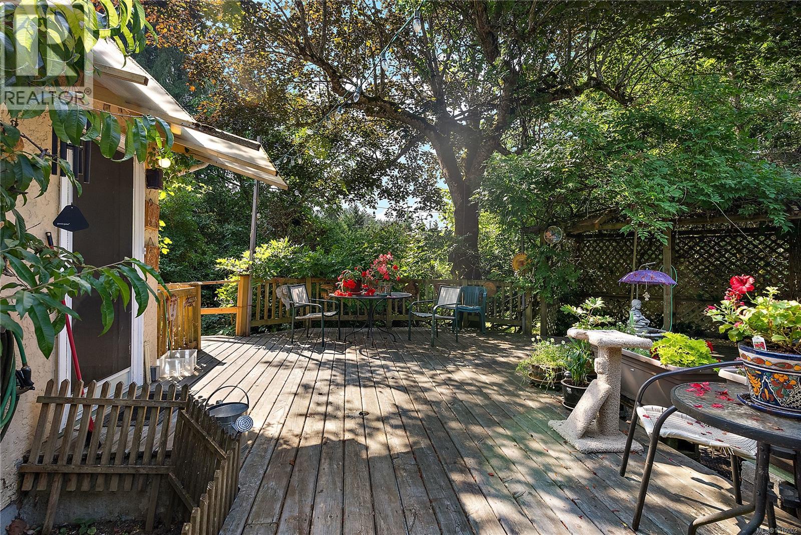  1720 Swartz Bay Road, North Saanich