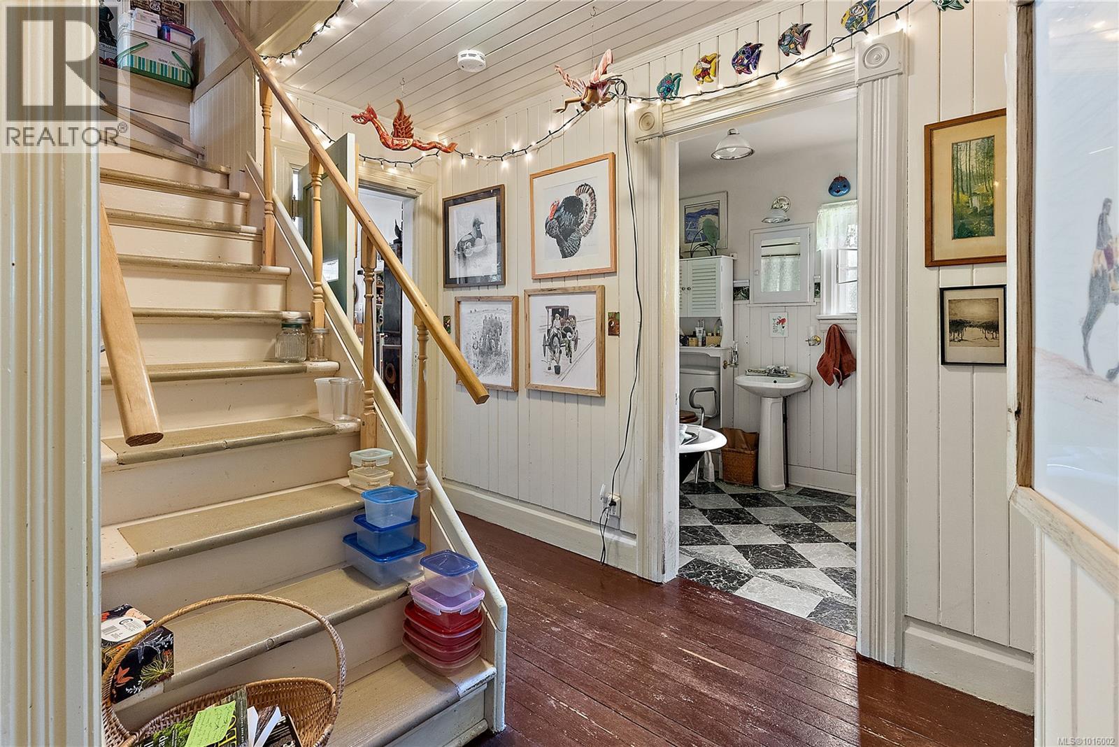  1720 Swartz Bay Road, North Saanich