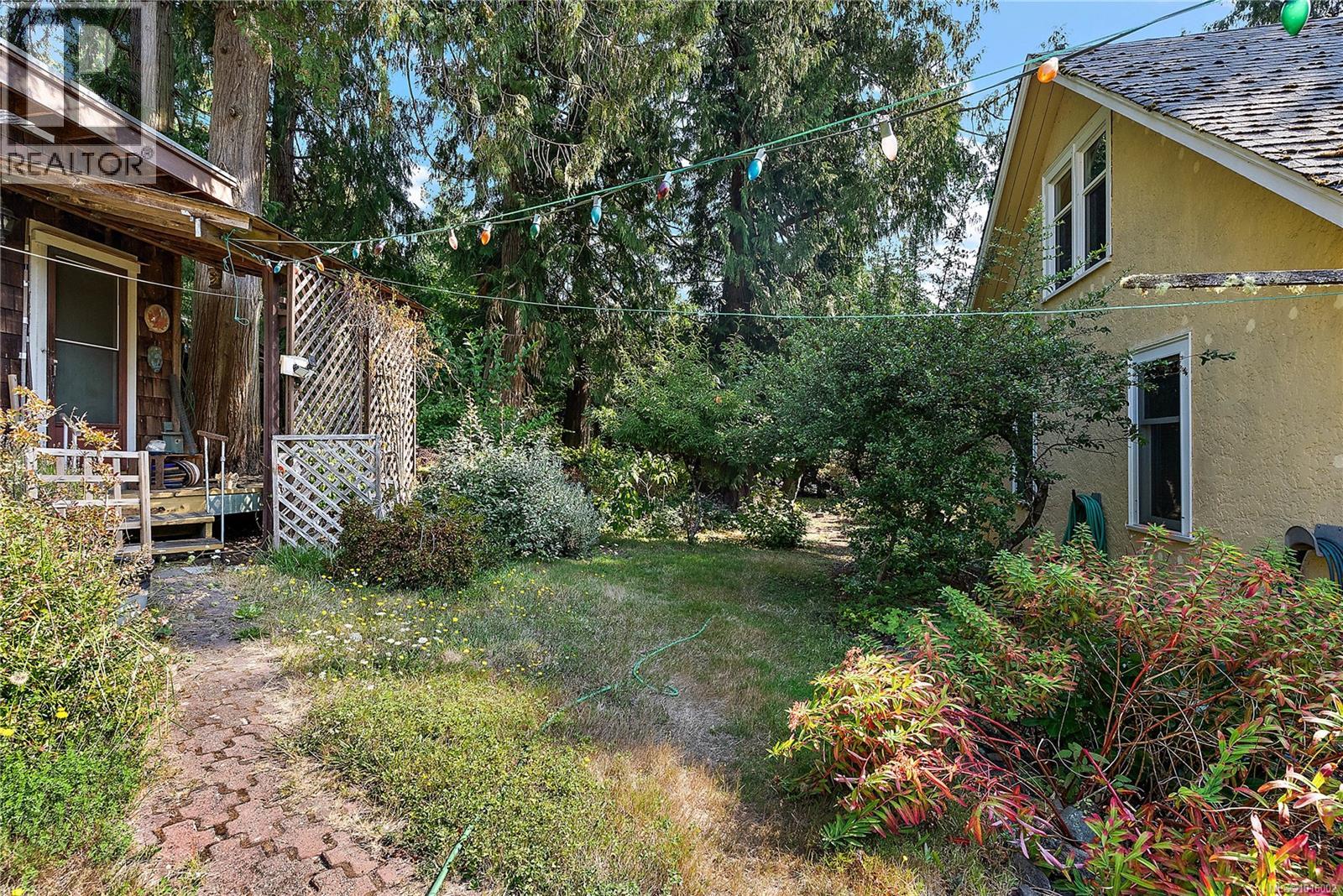  1720 Swartz Bay Road, North Saanich
