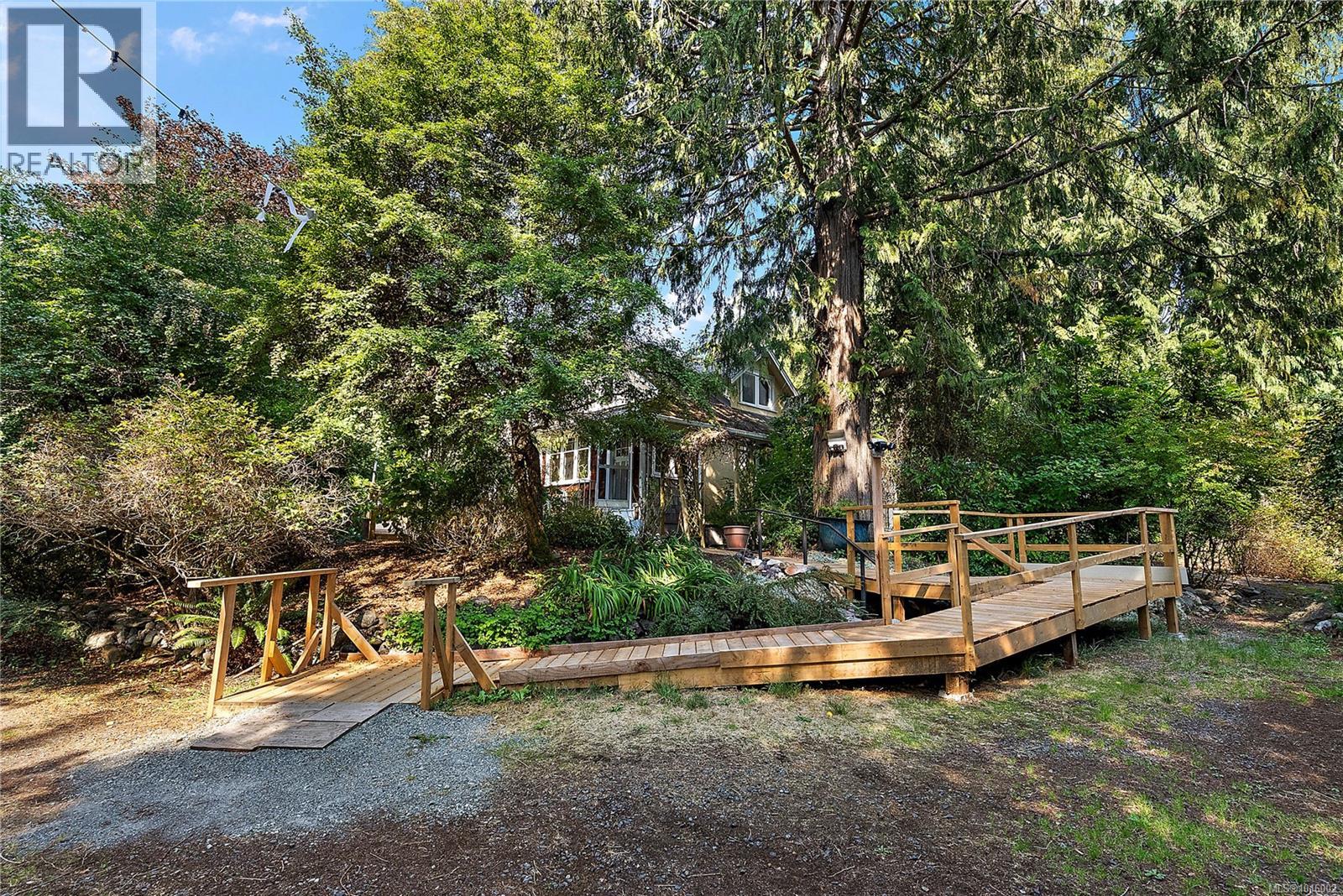  1720 Swartz Bay Road, North Saanich