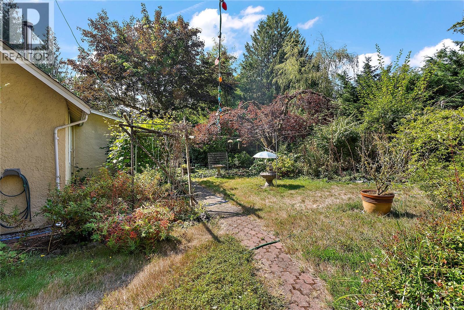  1720 Swartz Bay Road, North Saanich