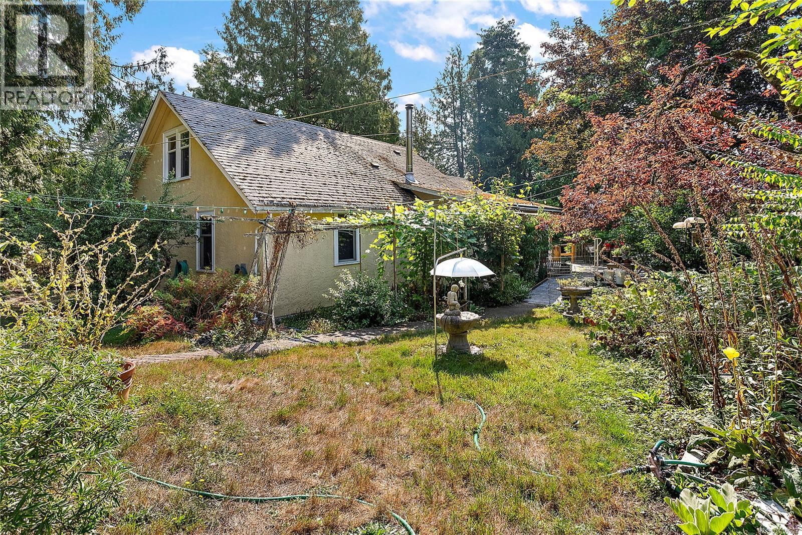  1720 Swartz Bay Road, North Saanich