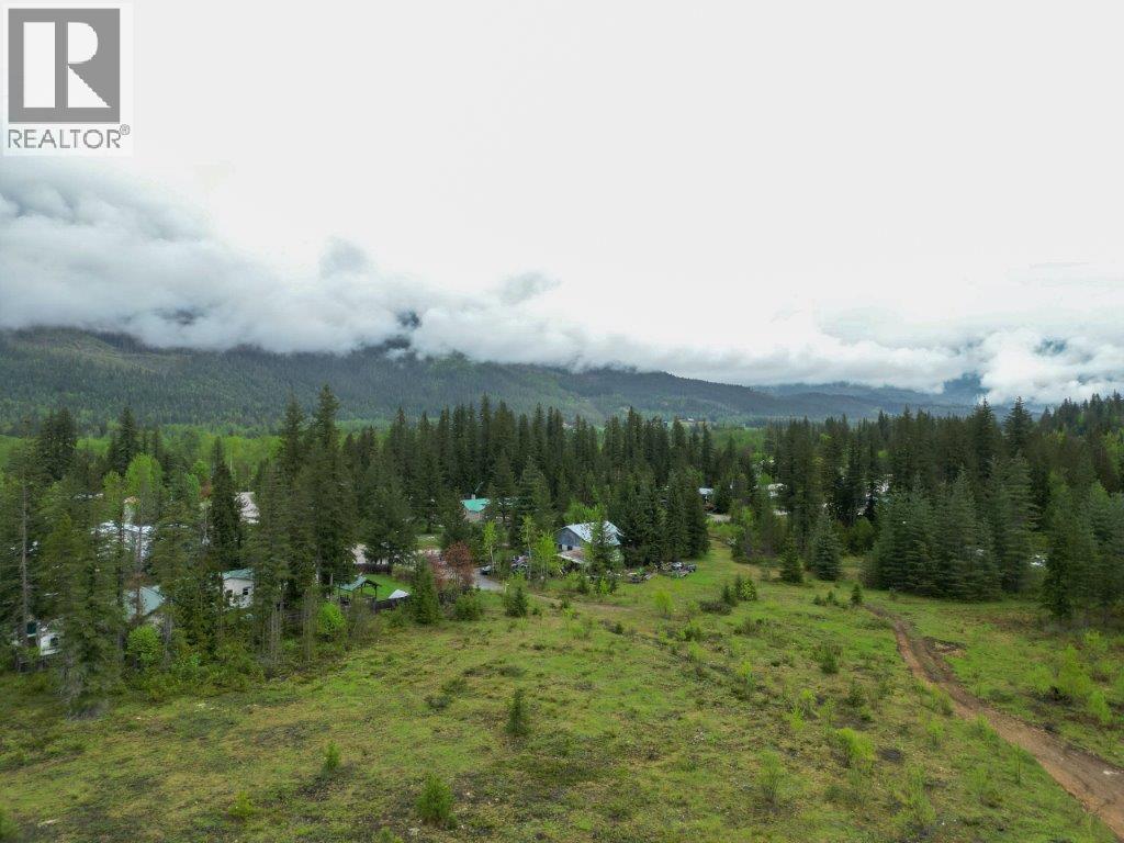  4103 Balsam Way, Malakwa