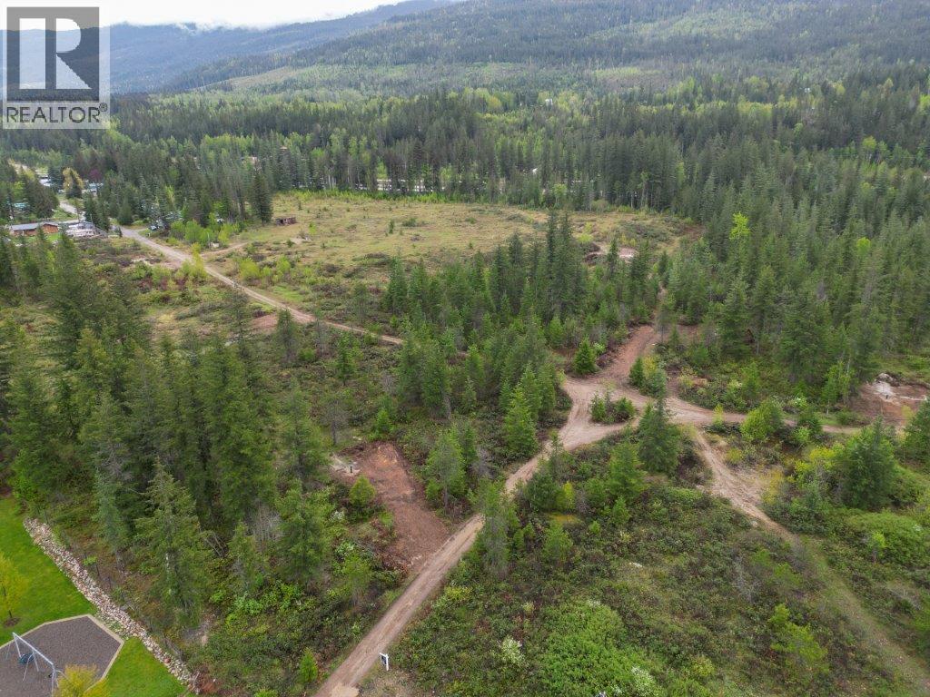  4103 Balsam Way, Malakwa