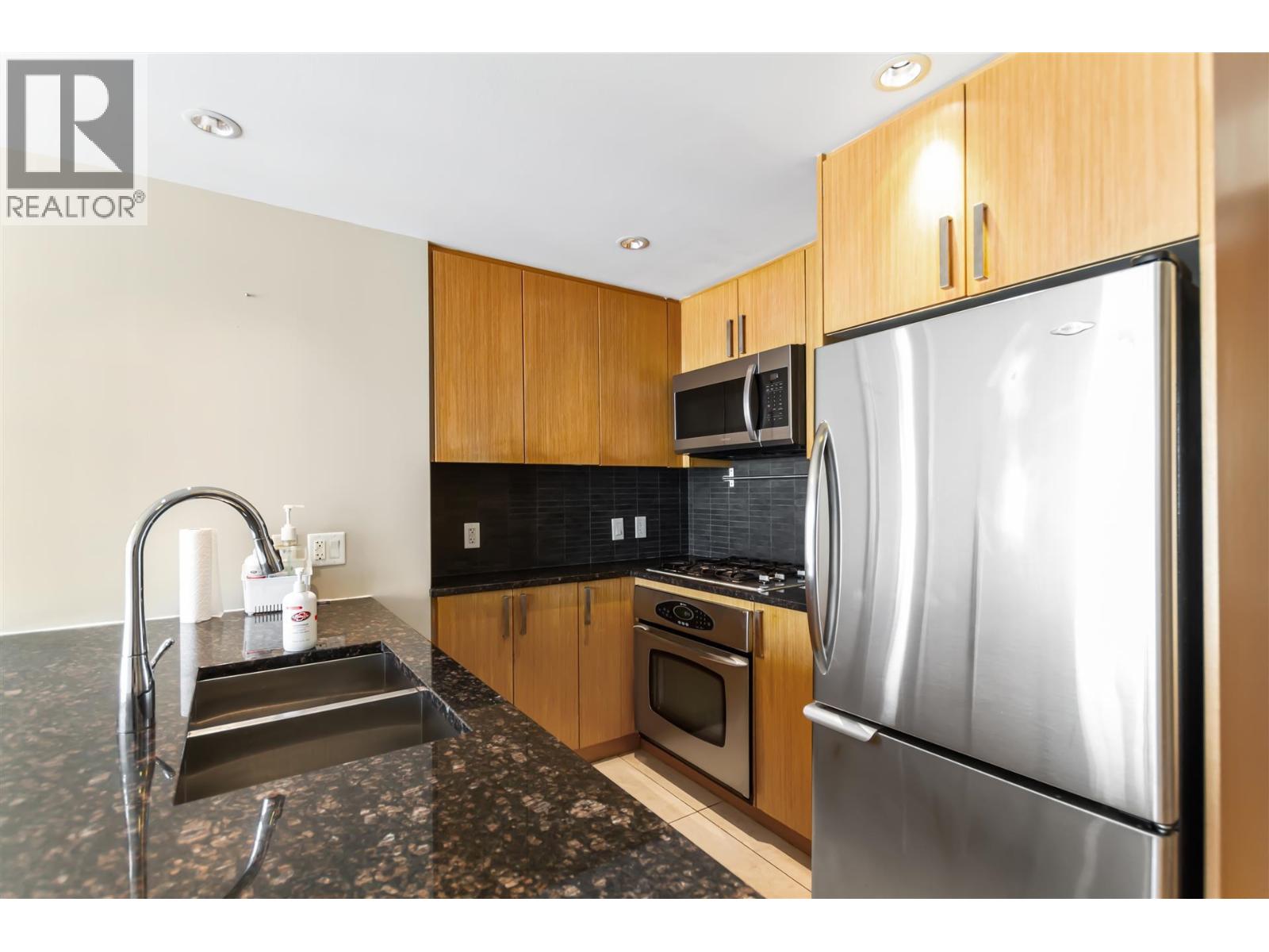 2204 2978 GLEN DRIVE, Coquitlam