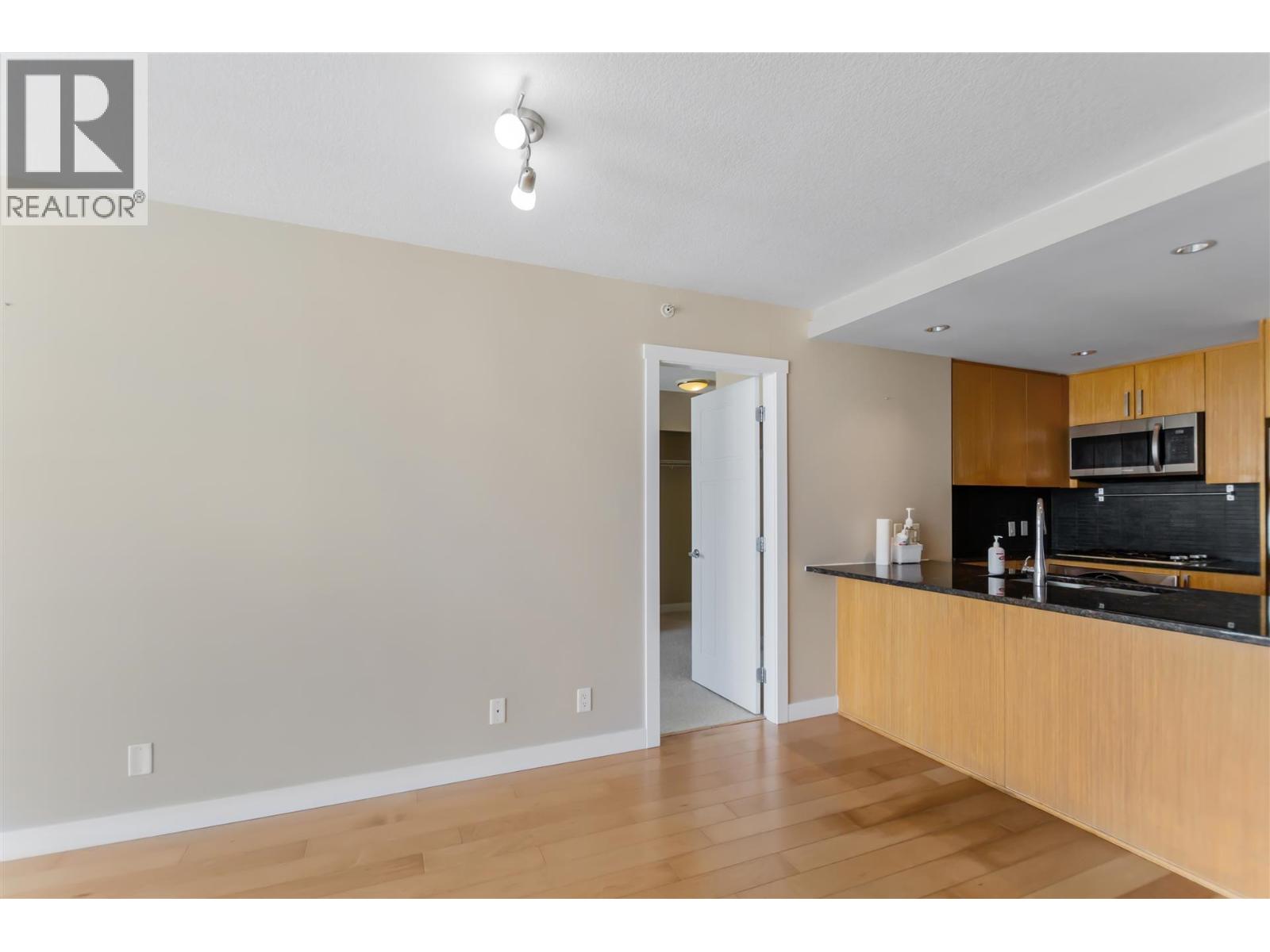 2204 2978 GLEN DRIVE, Coquitlam