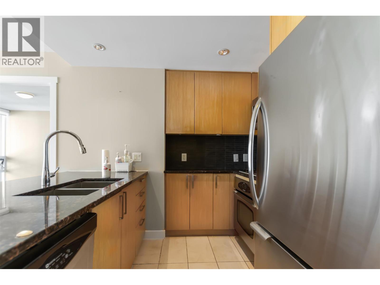 2204 2978 GLEN DRIVE, Coquitlam